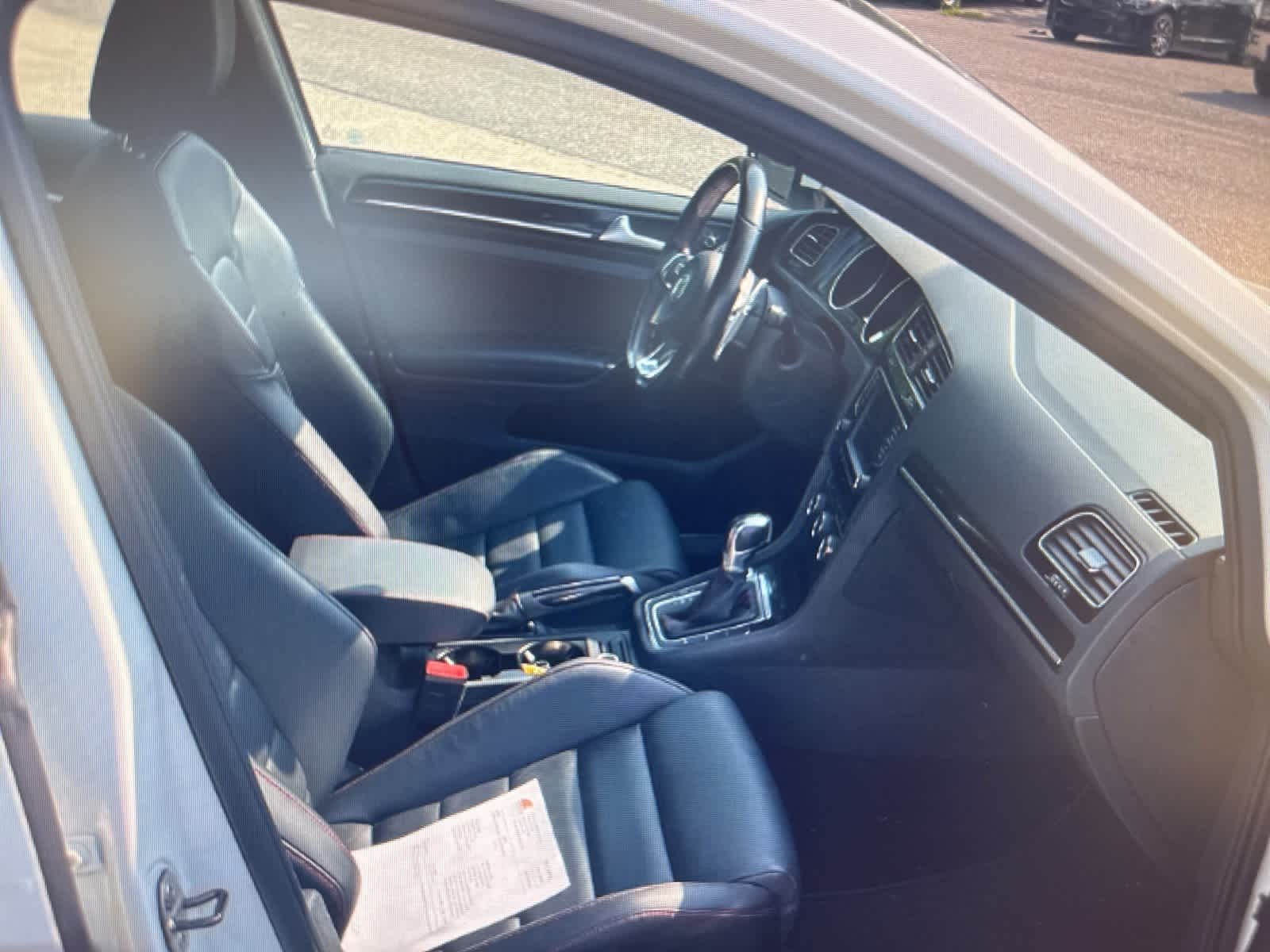2017 Volkswagen Golf GTI SE 11