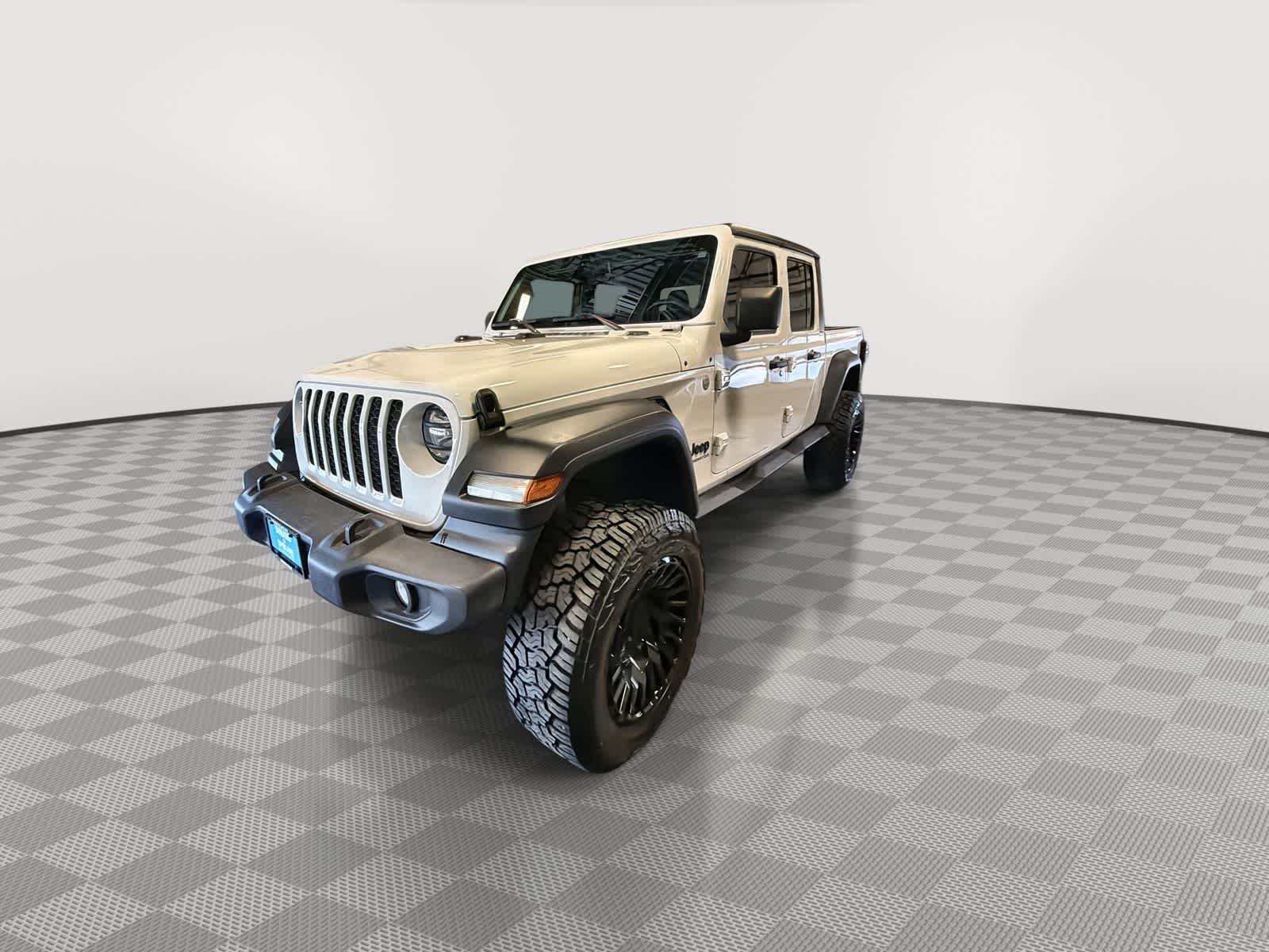 Thumbnail: 2020 Jeep Gladiator - 4