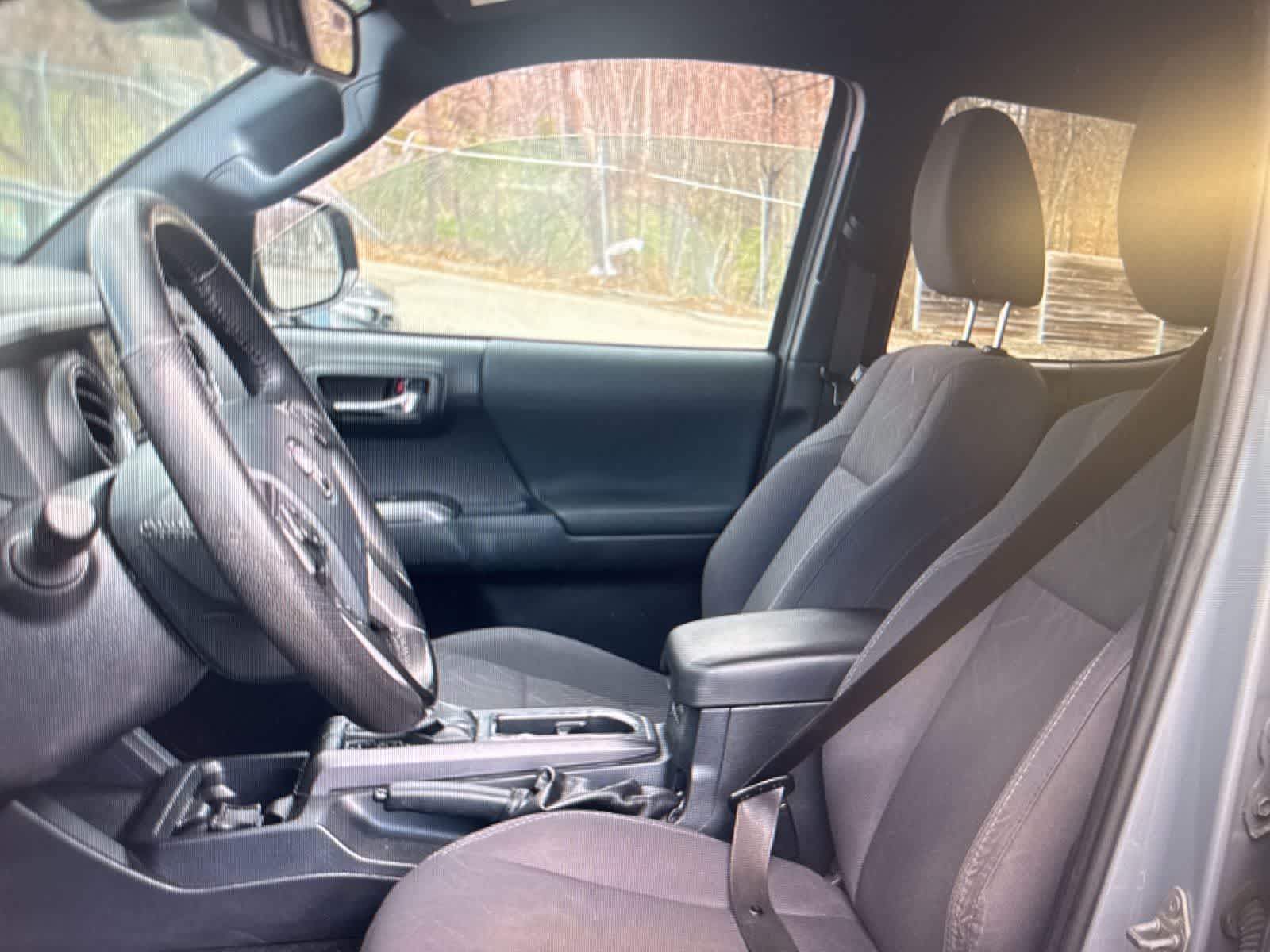 Thumbnail: 2018 Toyota Tacoma - 11