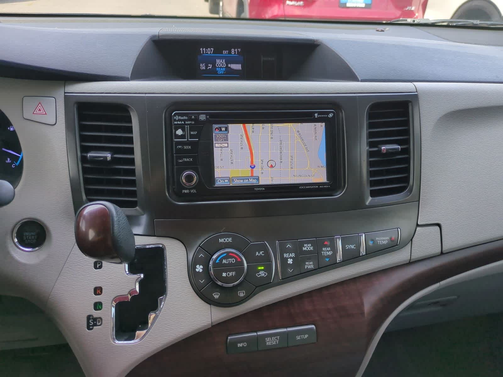 Thumbnail: 2013 Toyota Sienna - 29