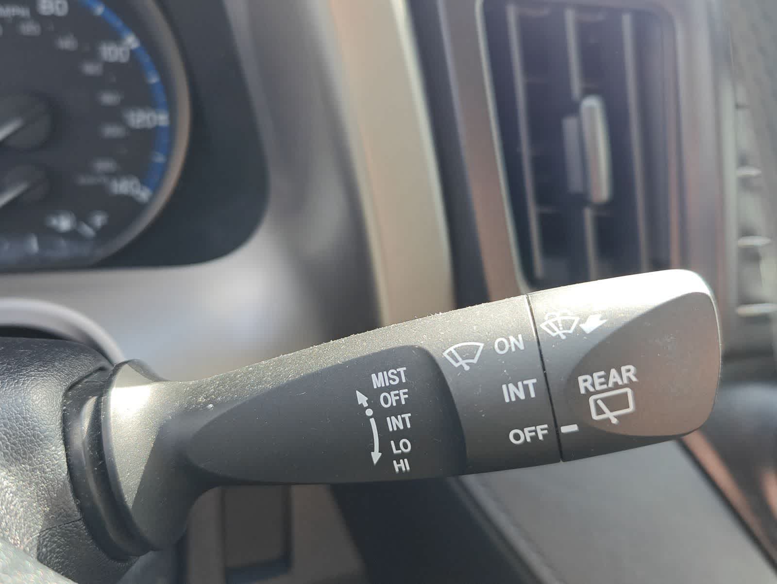 Thumbnail: 2017 Toyota RAV4 - 25