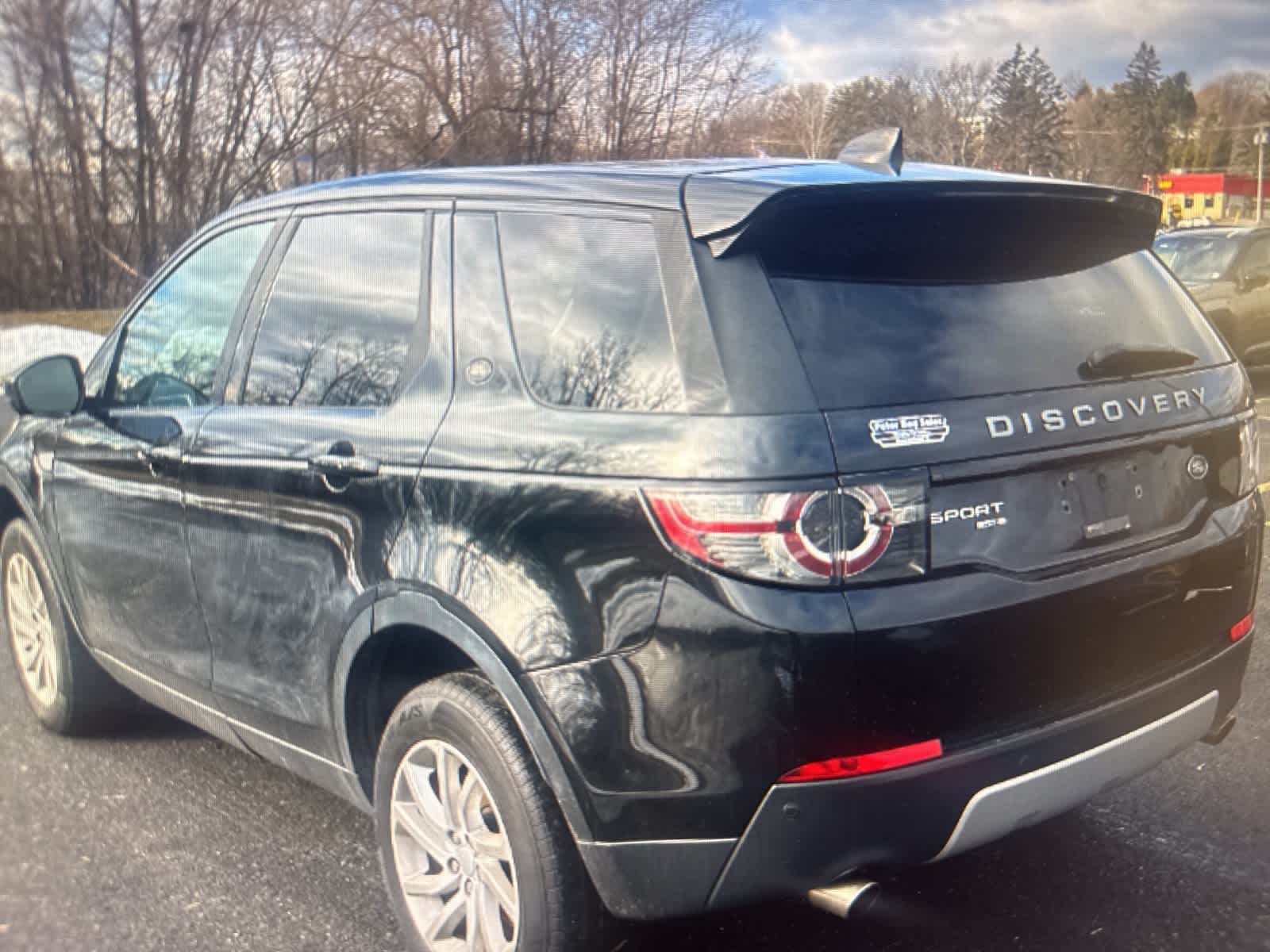 Thumbnail: 2017 Land Rover Discovery Sport - 3