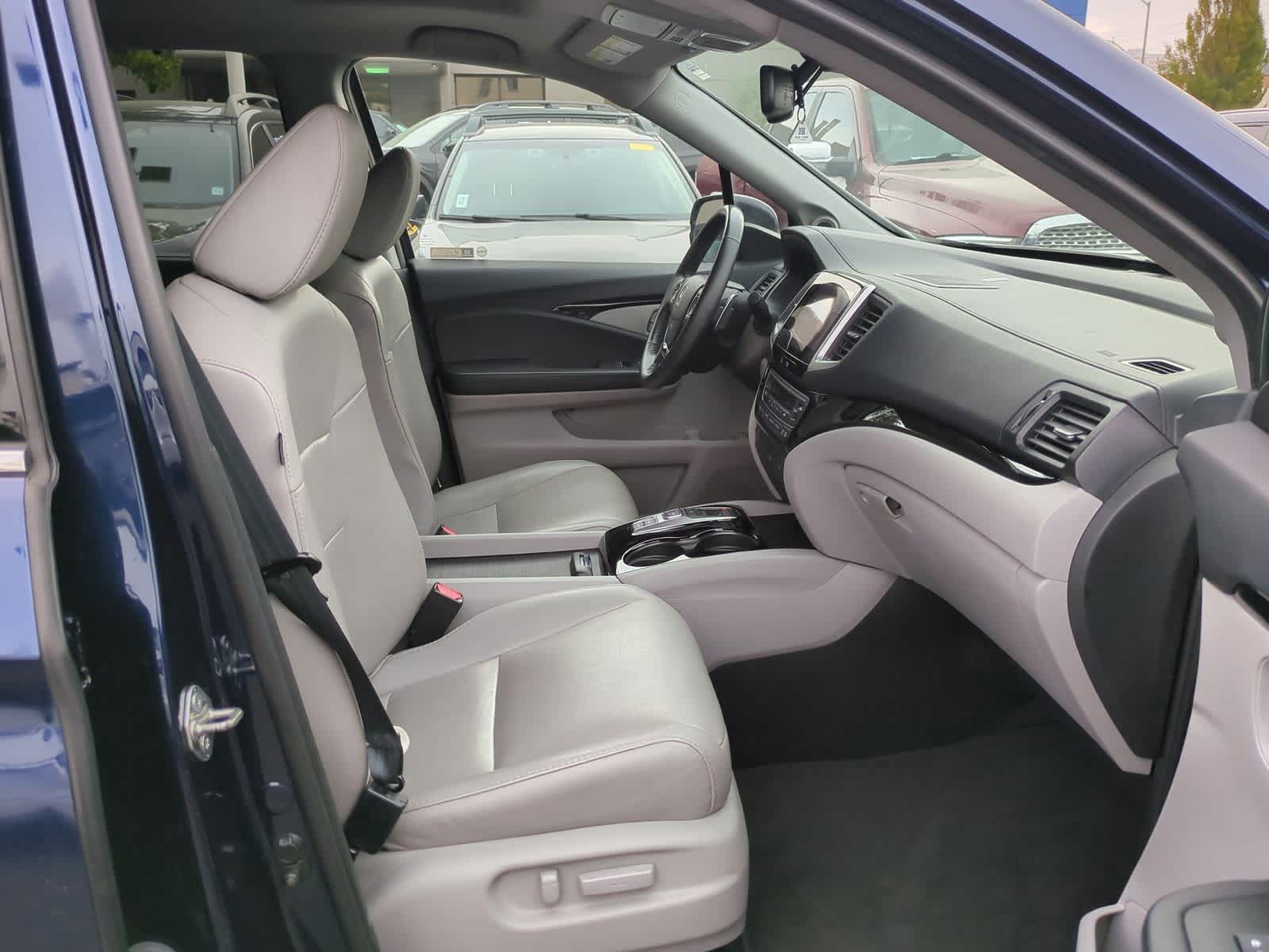 Thumbnail: 2018 Honda Pilot - 23