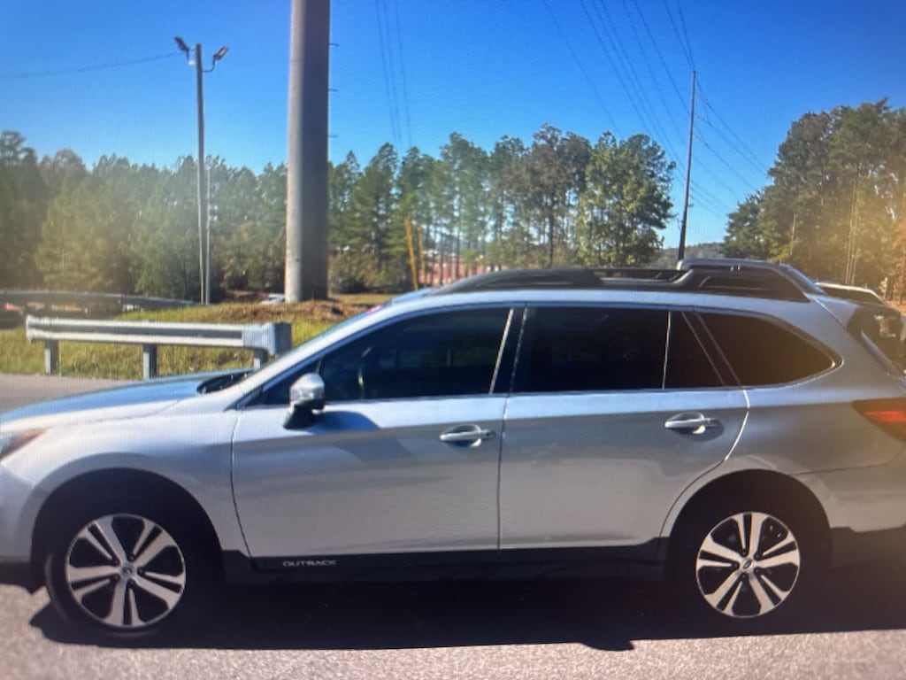 Used 2018 Subaru Outback Limited SUV