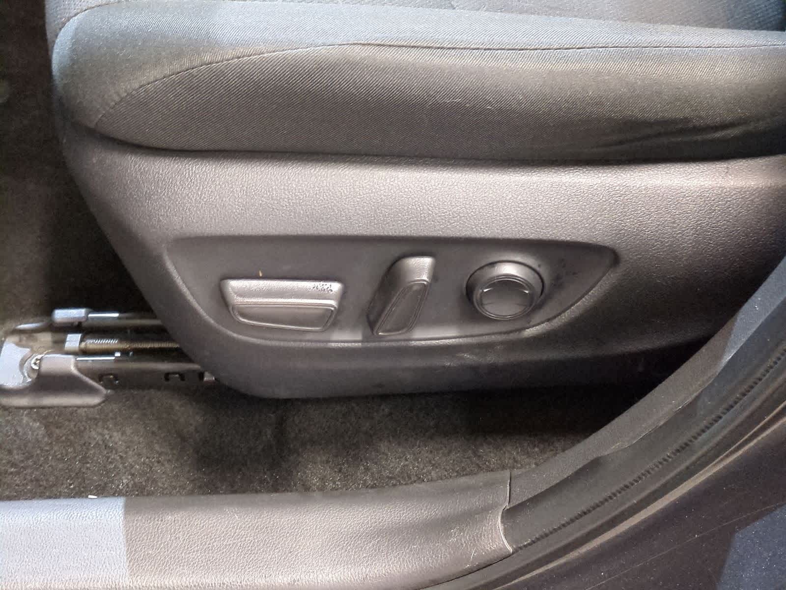 Thumbnail: 2024 Toyota RAV4 - 18