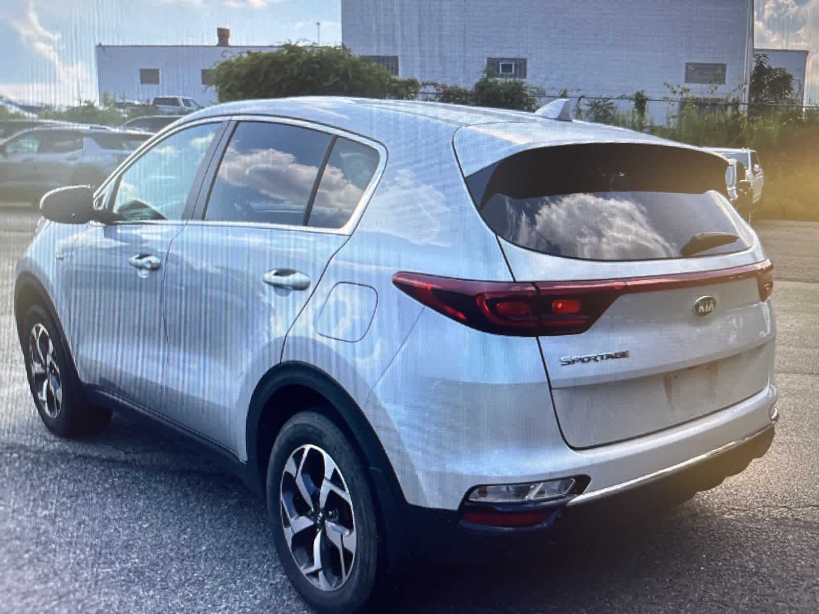 Thumbnail: 2020 Kia Sportage - 3