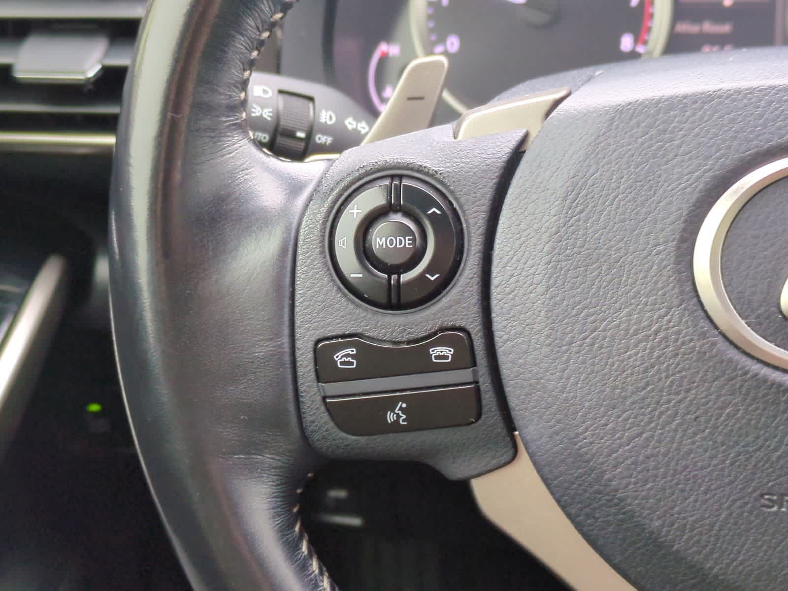 Thumbnail: 2015 Lexus IS - 25