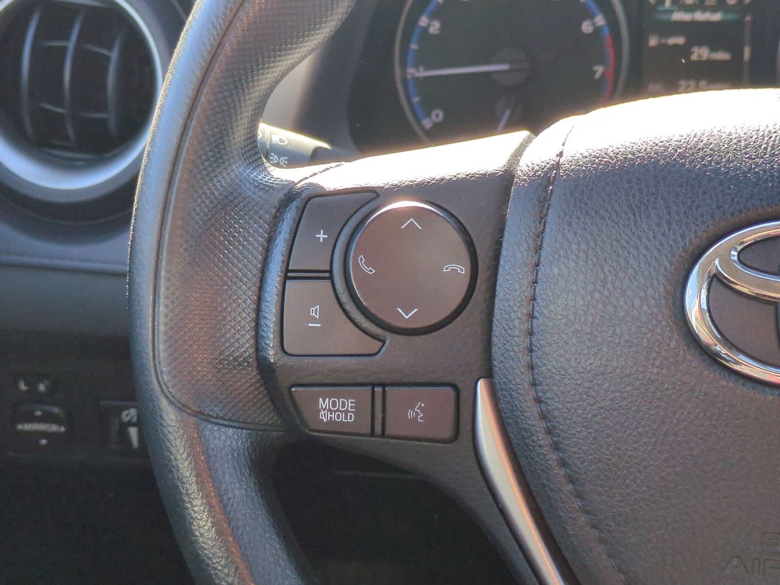 Thumbnail: 2018 Toyota RAV4 - 24