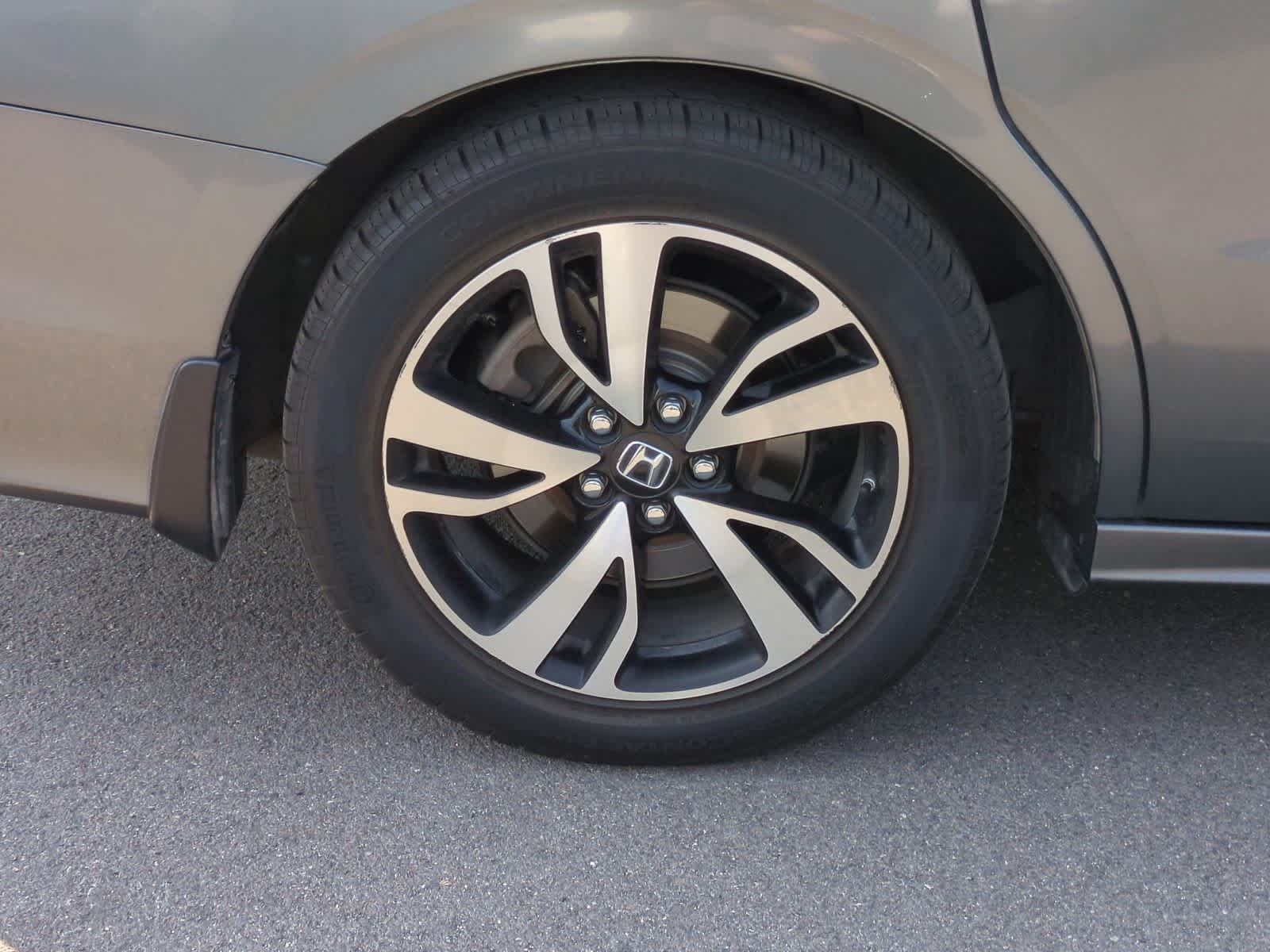 Thumbnail: 2020 Honda Odyssey - 14