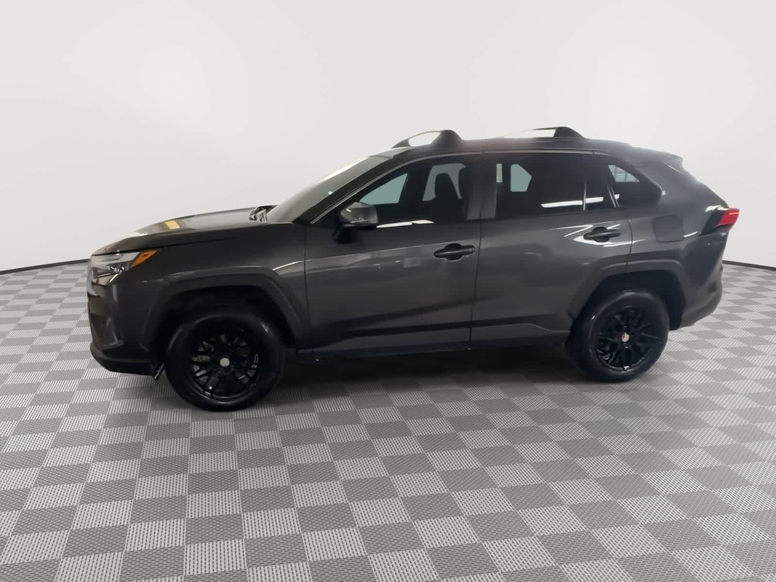Thumbnail: 2022 Toyota RAV4 - 4