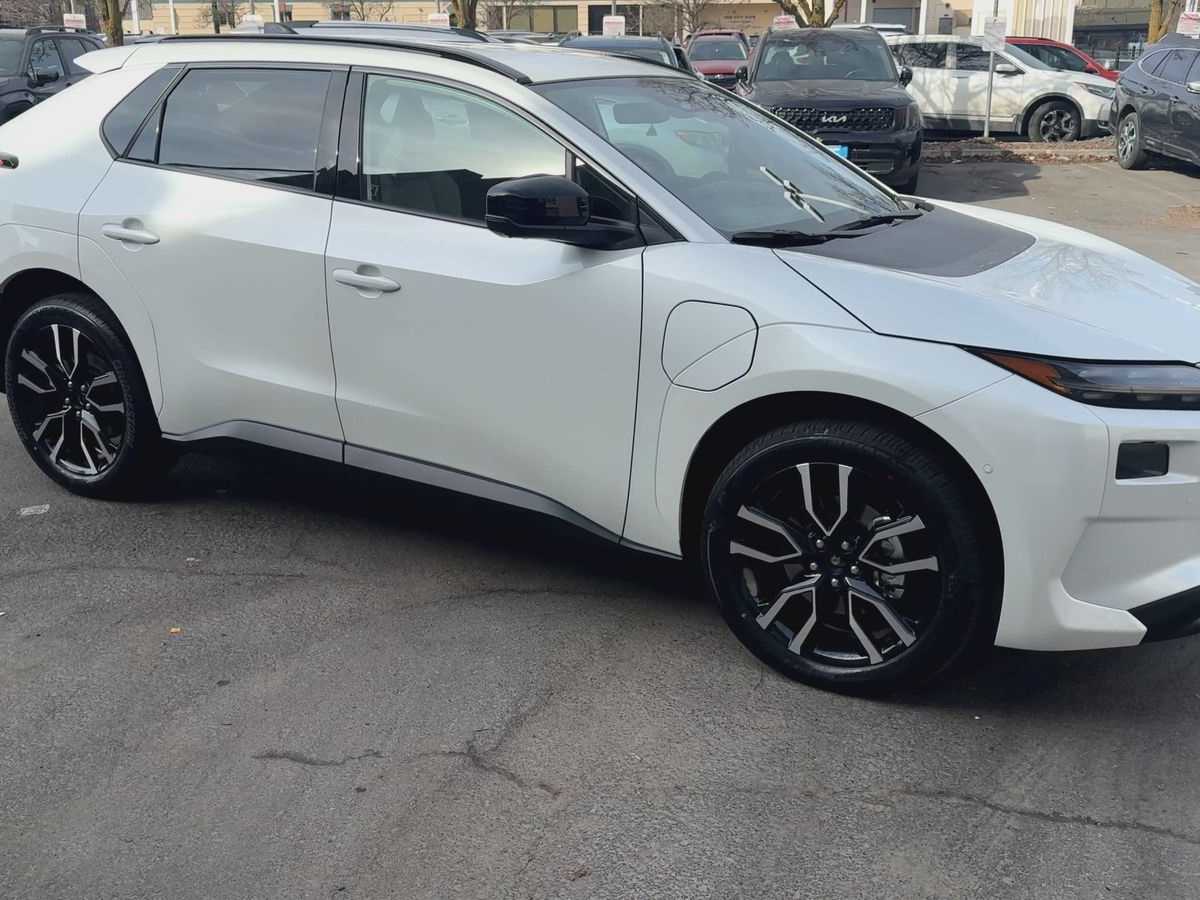 Thumbnail: 2026 Subaru Solterra - 2