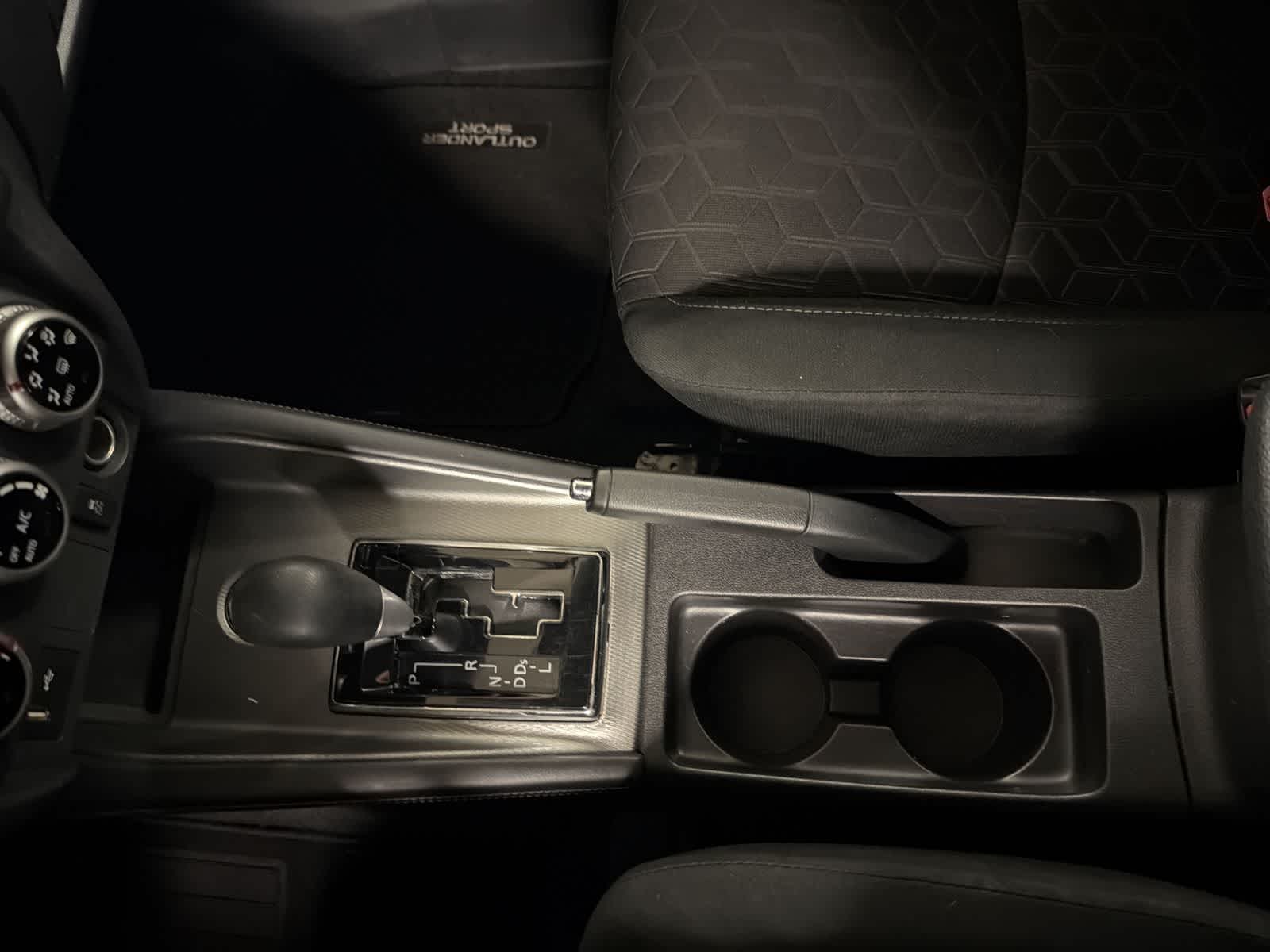 Thumbnail: 2024 Mitsubishi Outlander Sport - 28