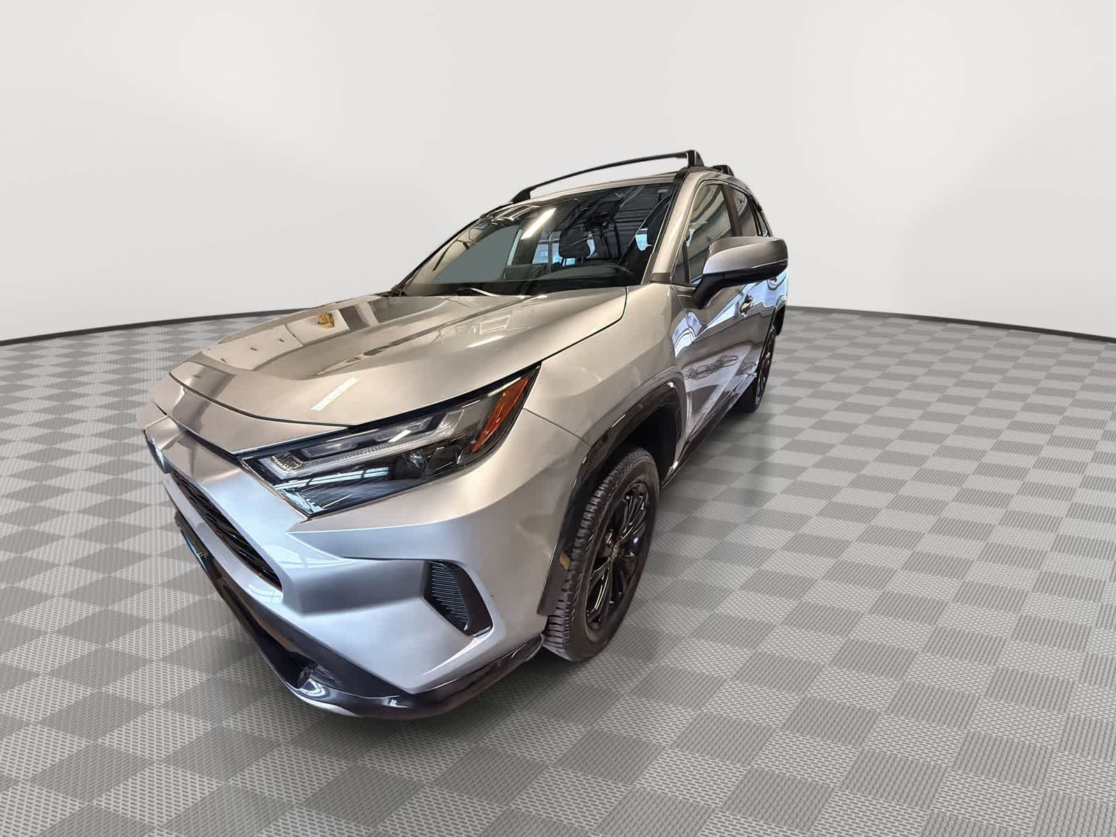 Thumbnail: 2022 Toyota RAV4 - 4