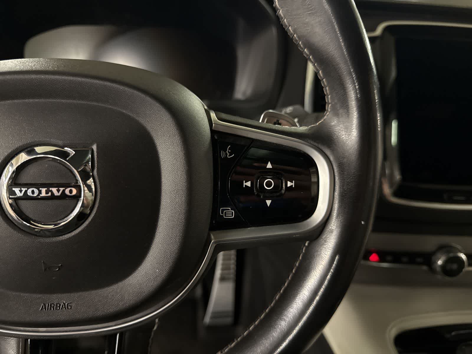 Thumbnail: 2020 Volvo XC90 - 23