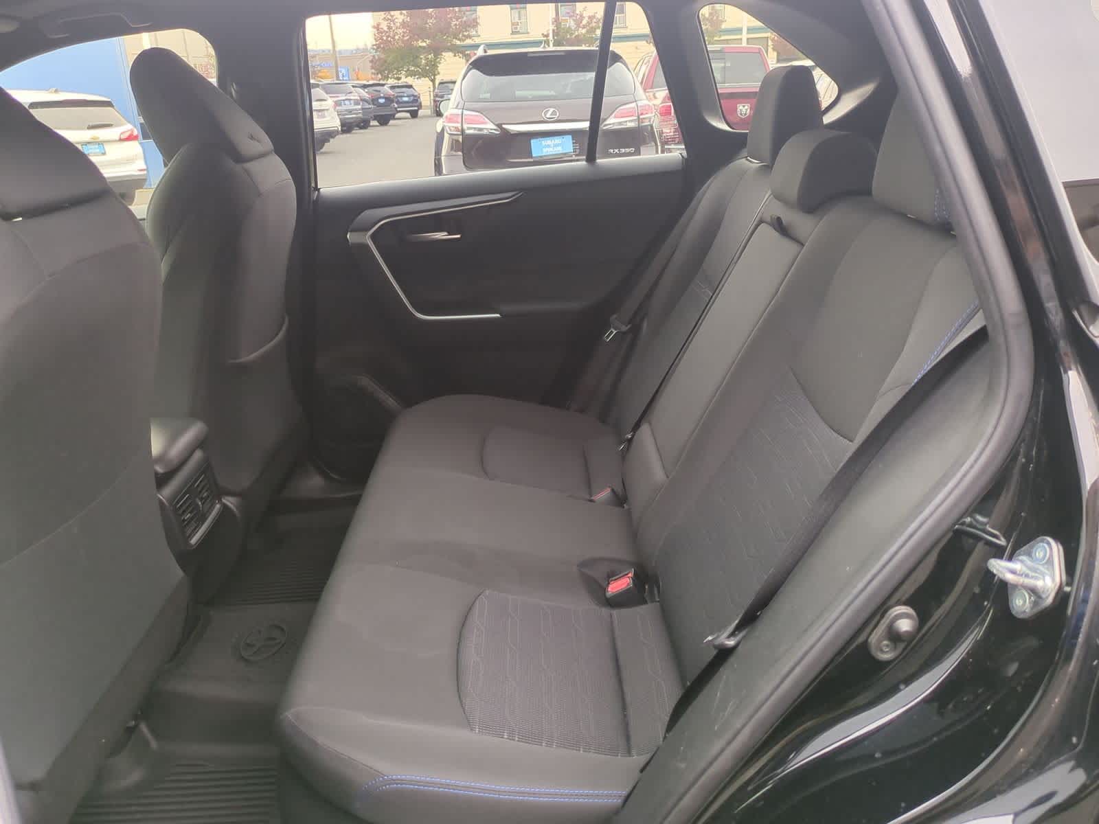 Thumbnail: 2022 Toyota RAV4 - 21