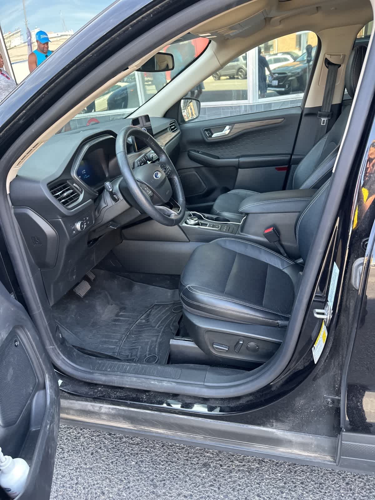 Thumbnail: 2020 Ford Escape - 3