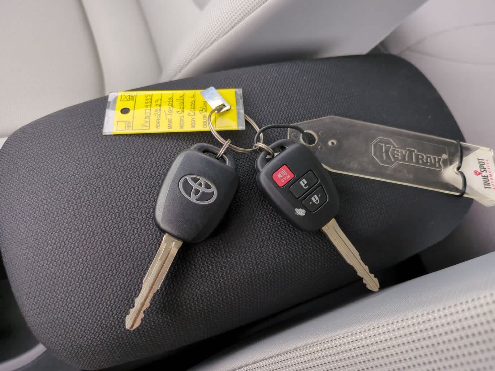 Thumbnail: 2023 Toyota Corolla Cross - 34