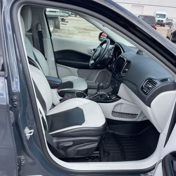 Thumbnail: 2018 Jeep Compass - 21