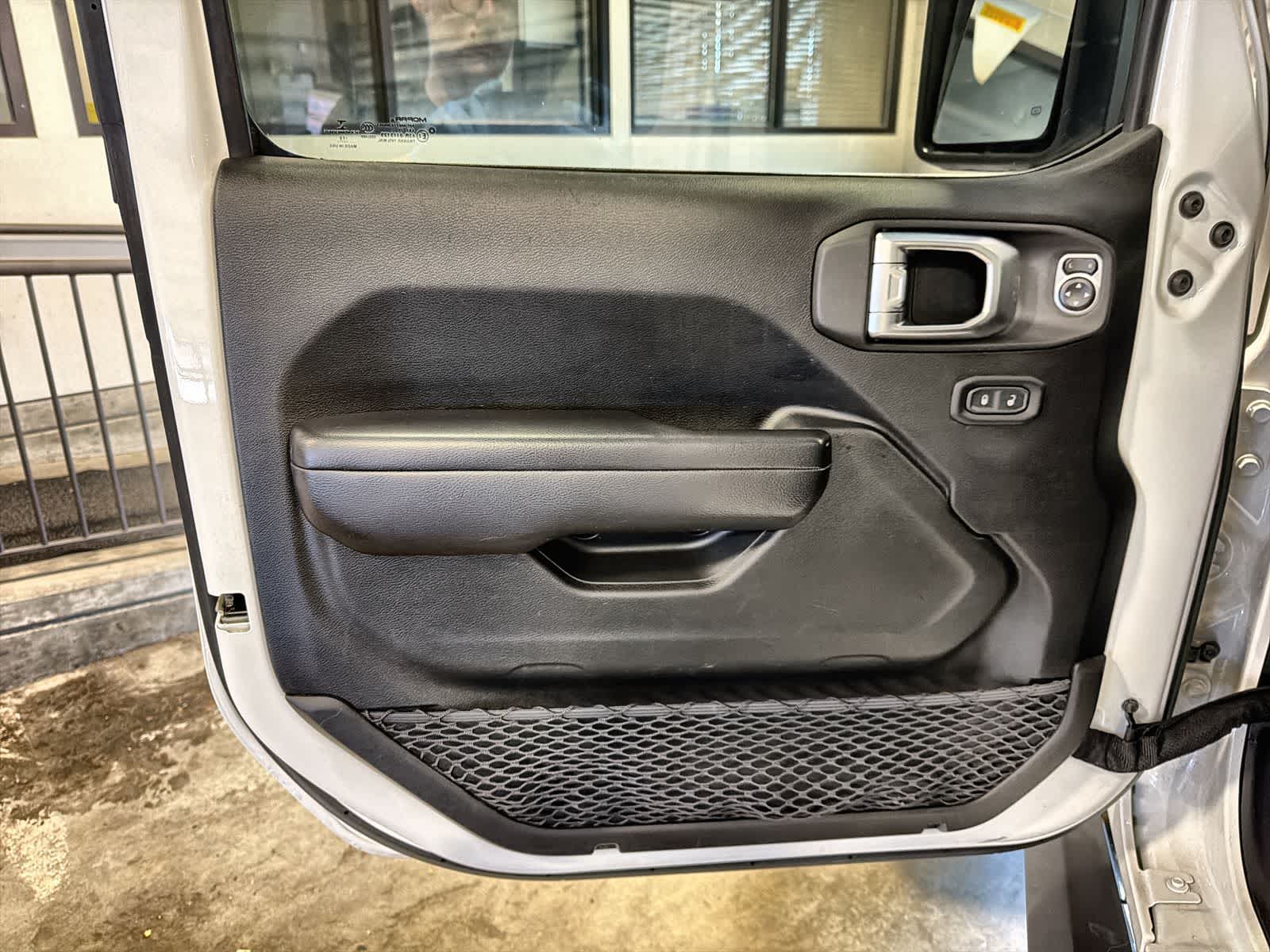 Thumbnail: 2020 Jeep Gladiator - 10