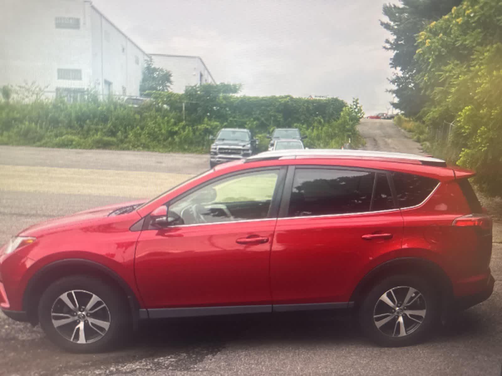 Thumbnail: 2016 Toyota RAV4 - 2