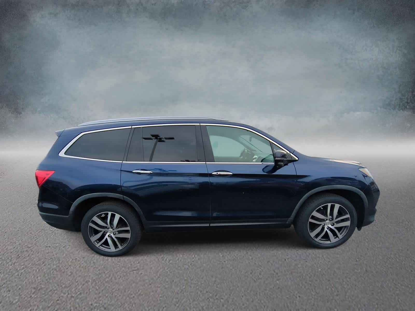 Thumbnail: 2018 Honda Pilot - 9