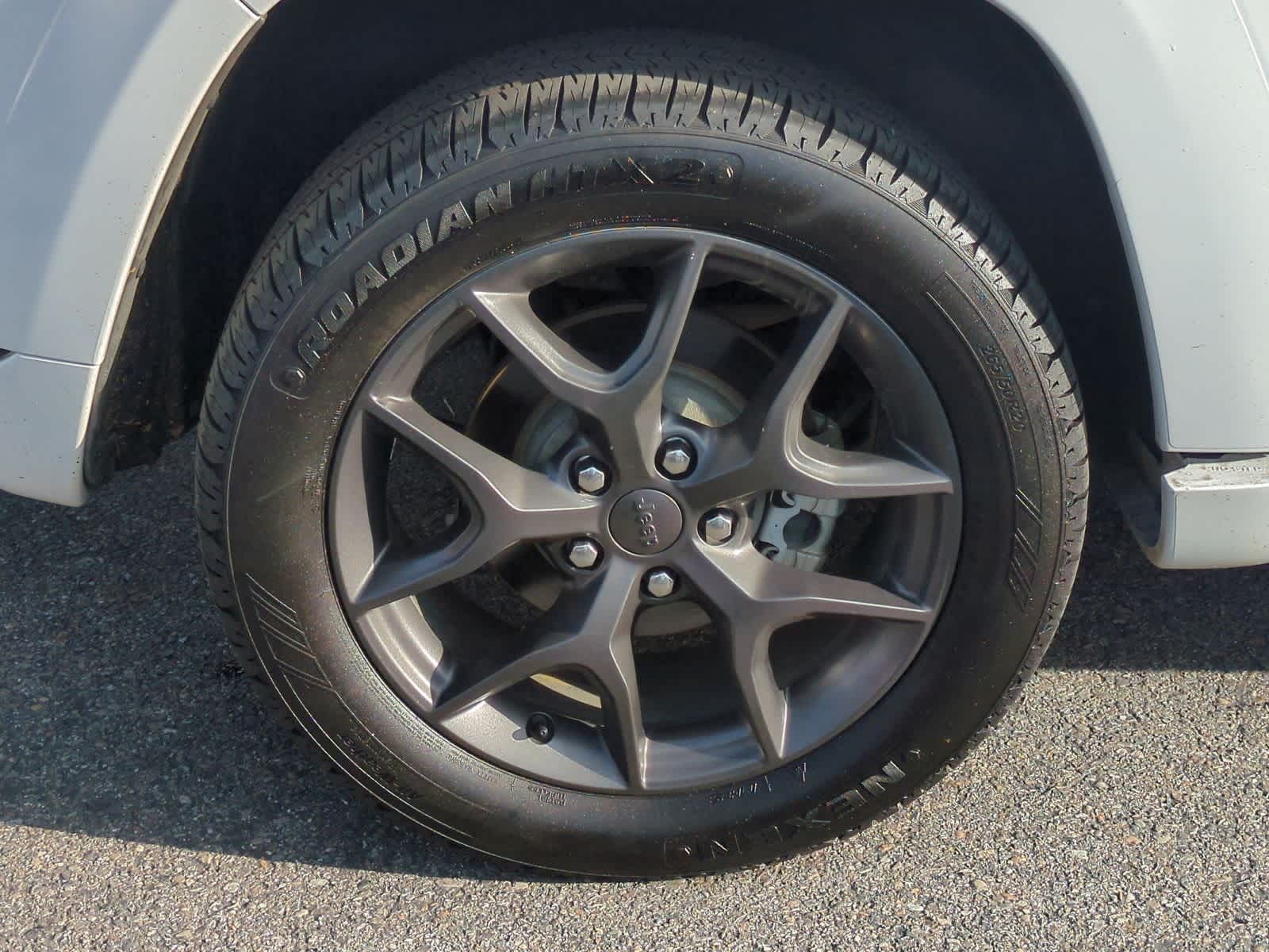 Thumbnail: 2019 Jeep Grand Cherokee - 14