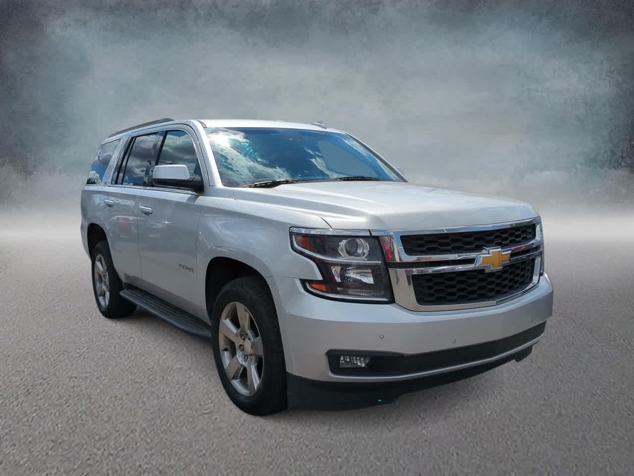 2019 Chevrolet Tahoe LT photo 2