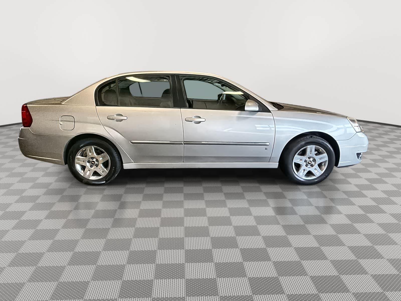 Thumbnail: 2007 Chevrolet Malibu - 9