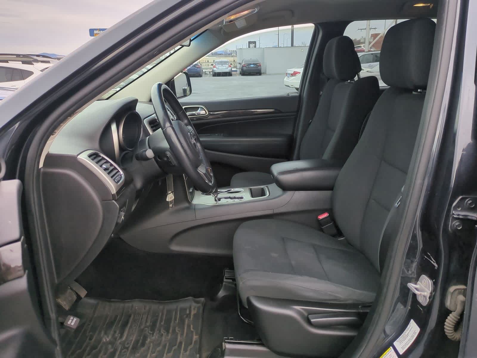 Thumbnail: 2012 Jeep Grand Cherokee - 16