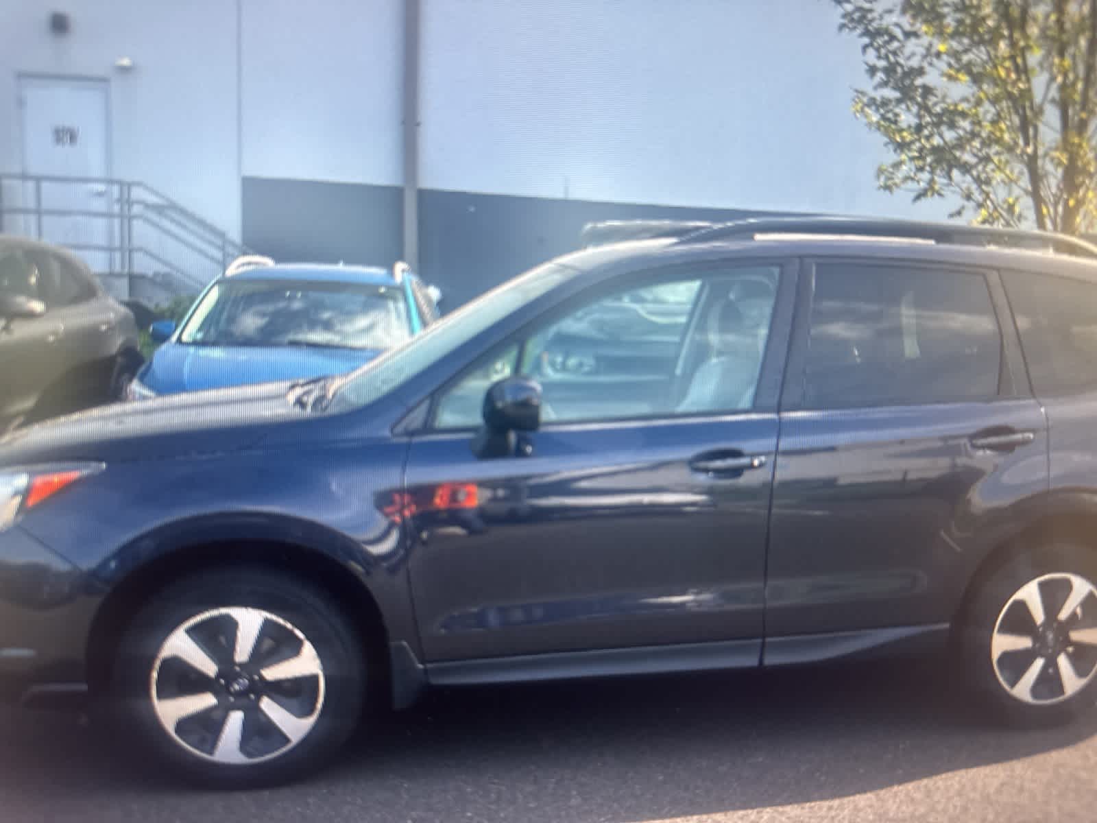 2018 Subaru Forester Premium photo 2