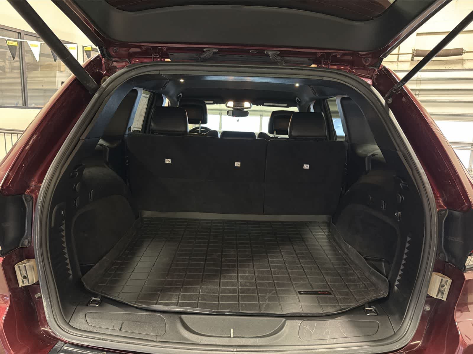 Thumbnail: 2020 Jeep Grand Cherokee - 35