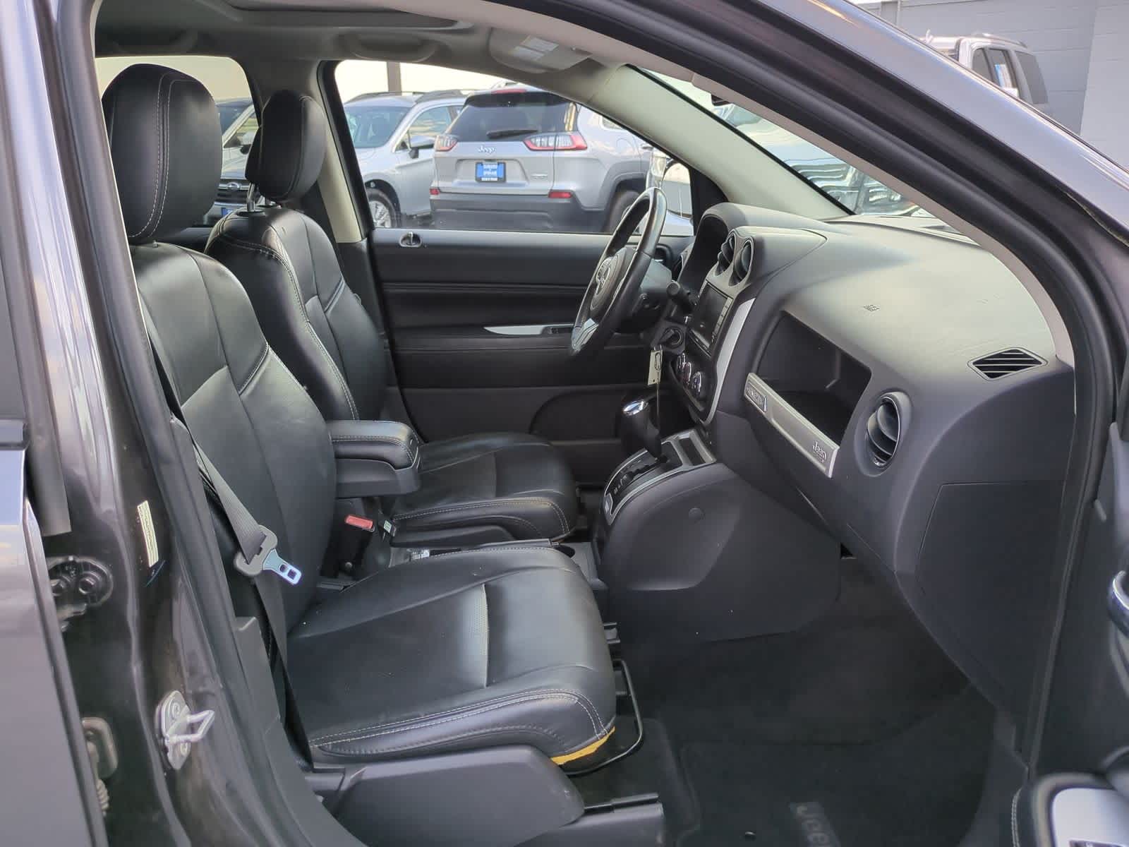Thumbnail: 2017 Jeep Compass - 23