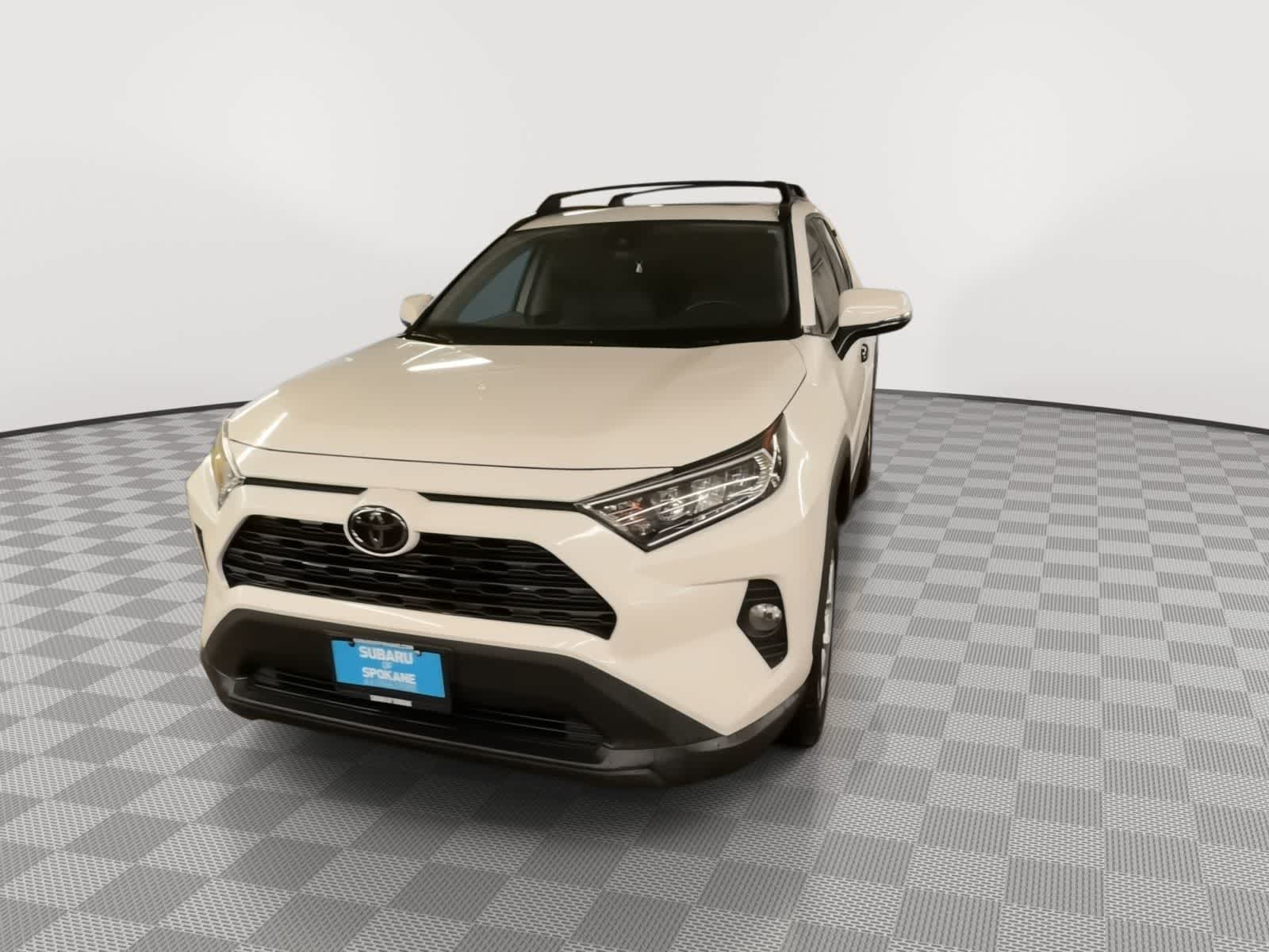 Thumbnail: 2019 Toyota RAV4 - 3
