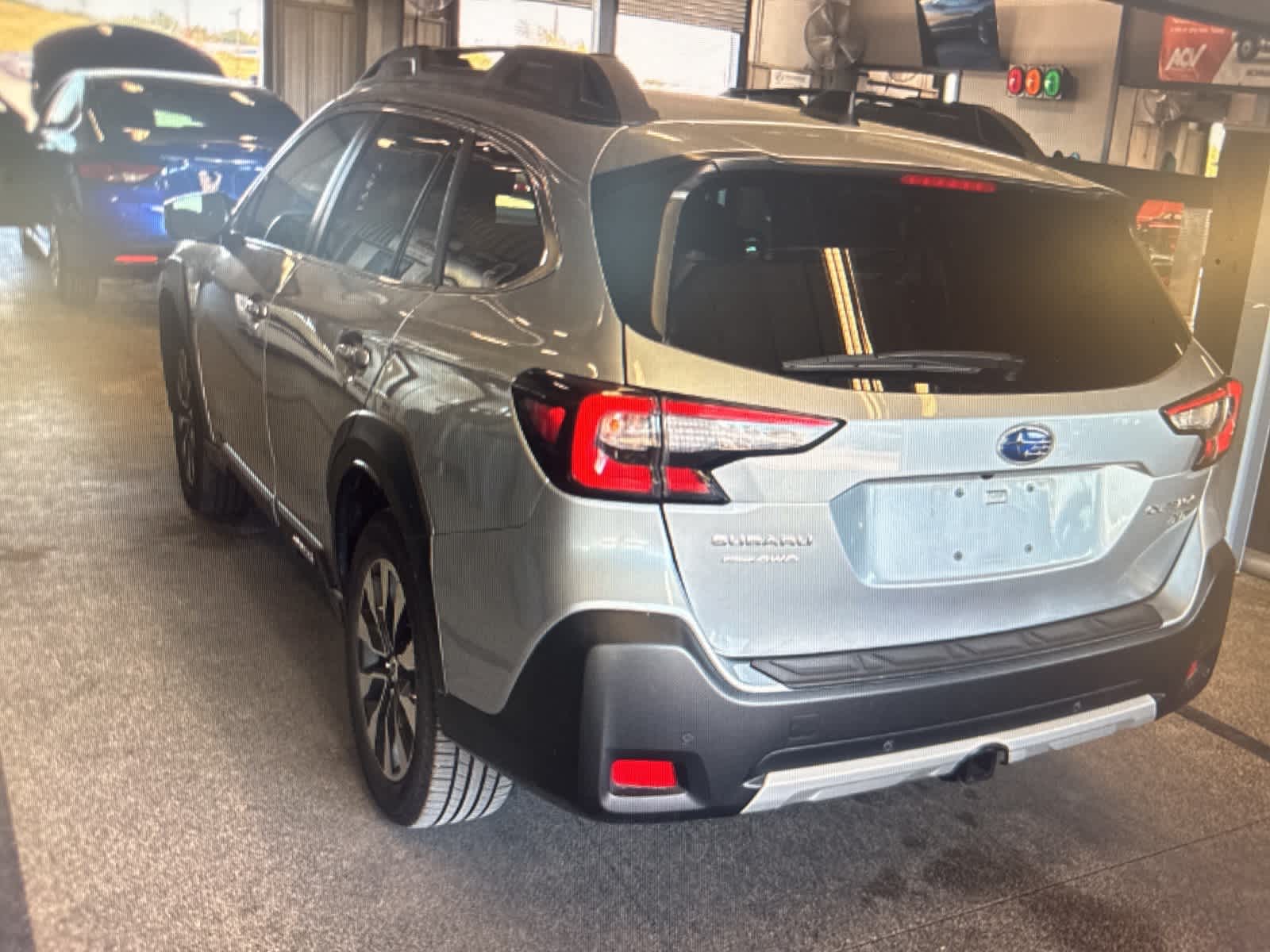2023 Subaru Outback Limited XT photo 3