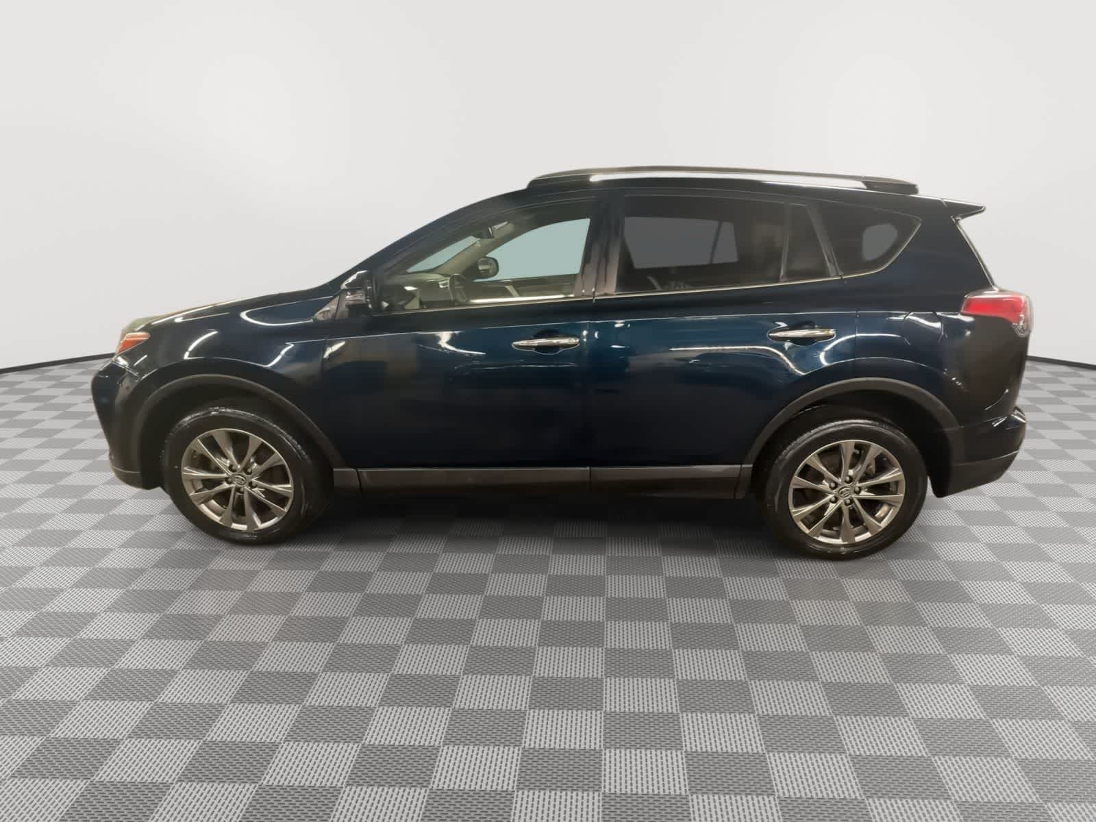Thumbnail: 2018 Toyota RAV4 - 5