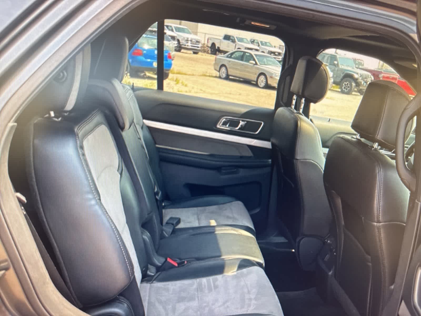 2017 Ford Explorer XLT 14