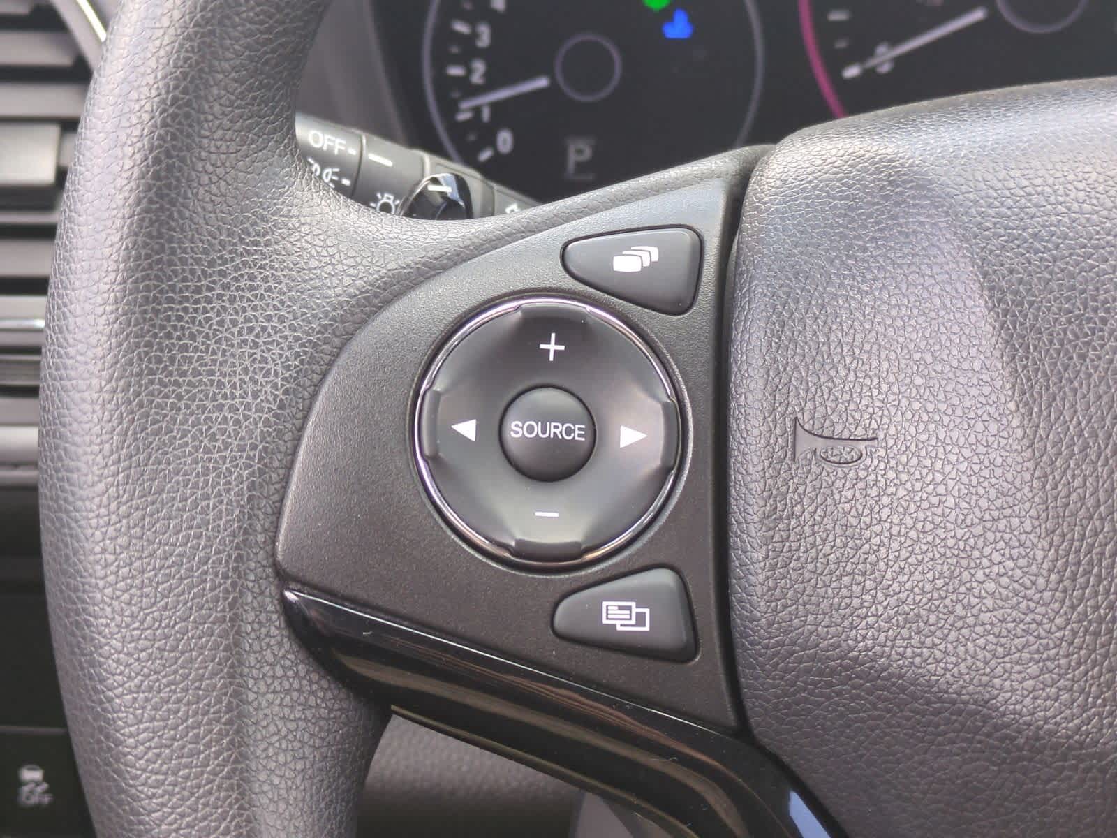 Thumbnail: 2016 Honda HR-V - 24