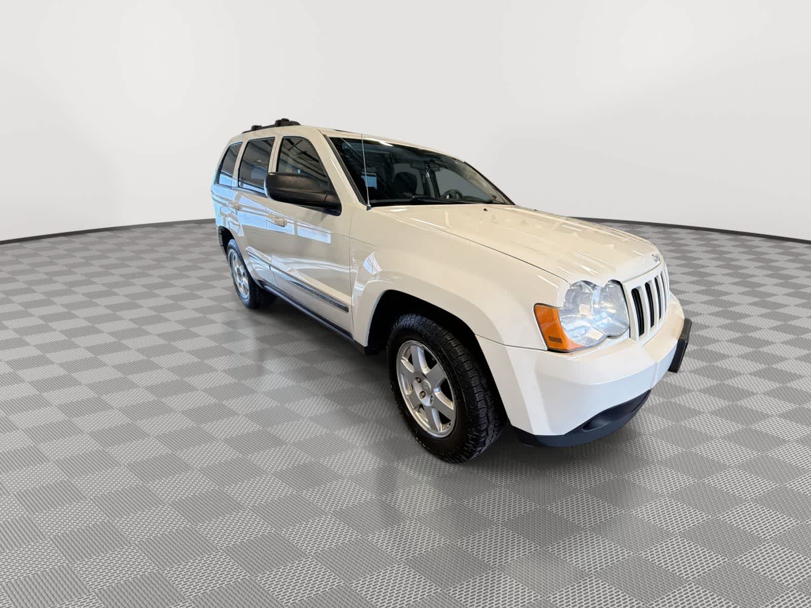 Thumbnail: 2010 Jeep Grand Cherokee - 2