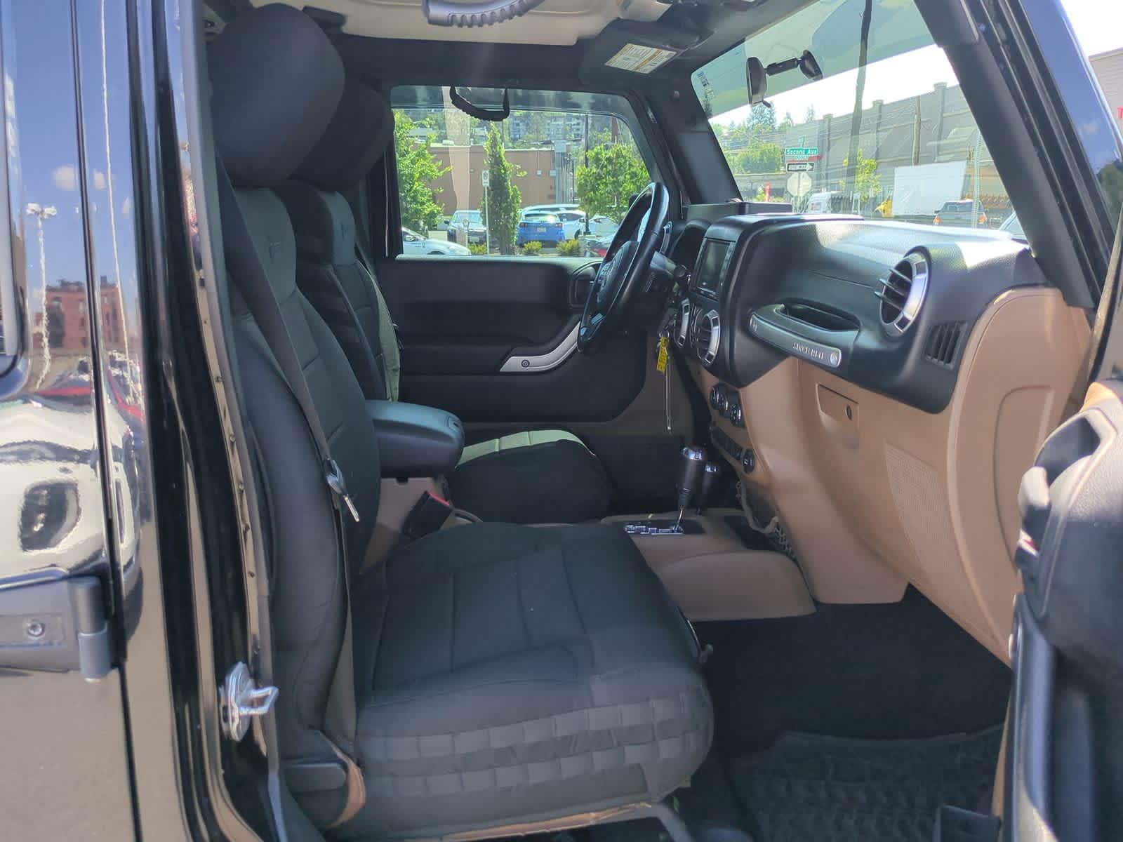 Thumbnail: 2012 Jeep Wrangler - 22