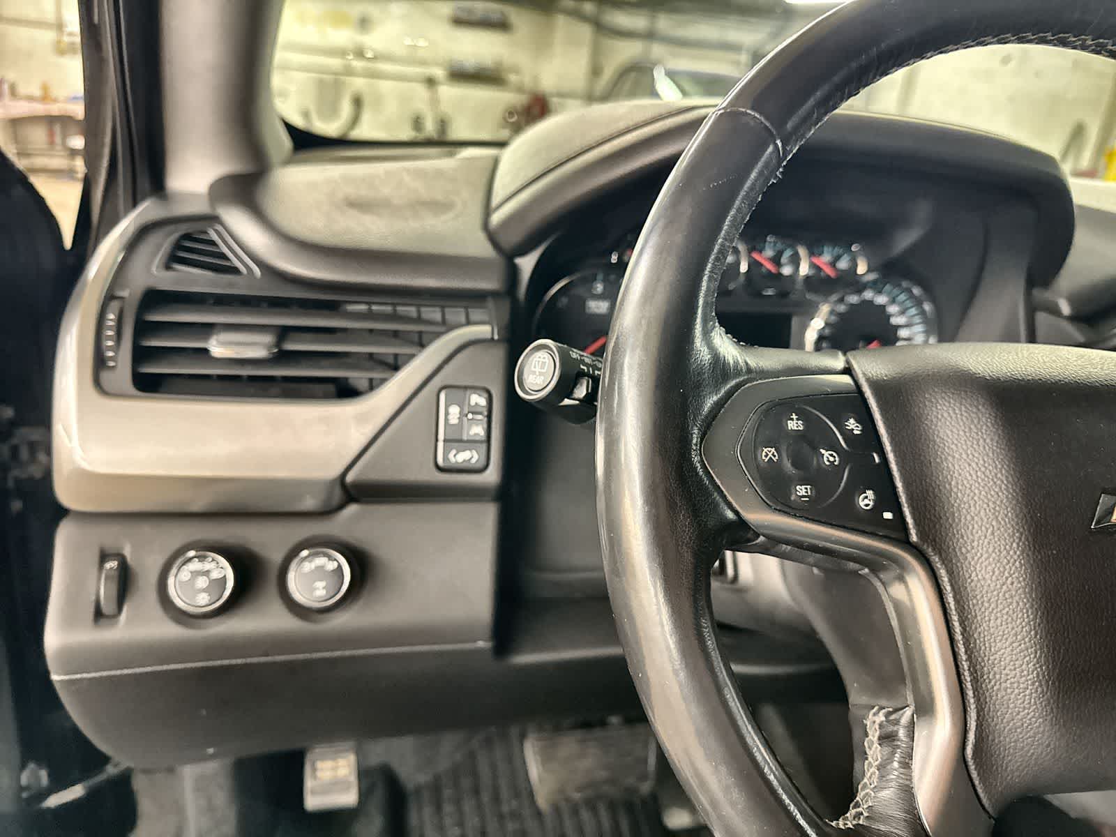 Thumbnail: 2018 Chevrolet Tahoe - 22