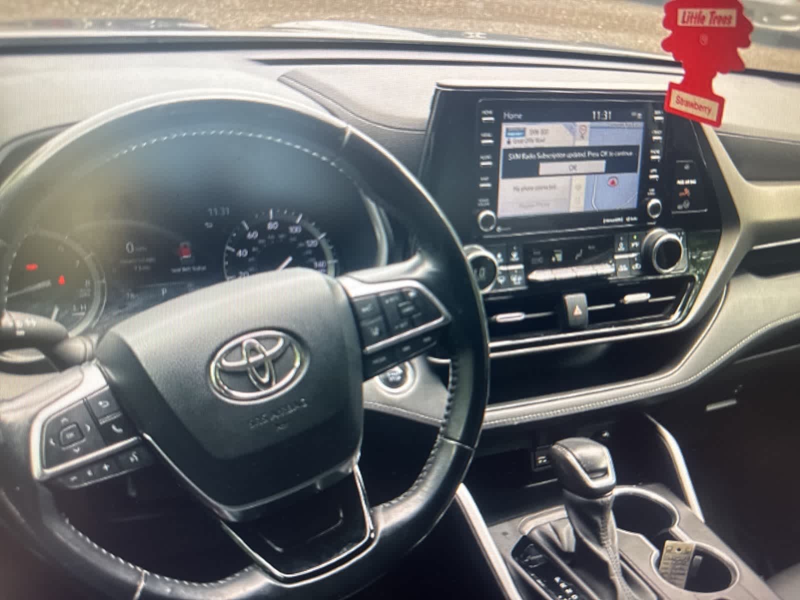 Thumbnail: 2020 Toyota Highlander - 16