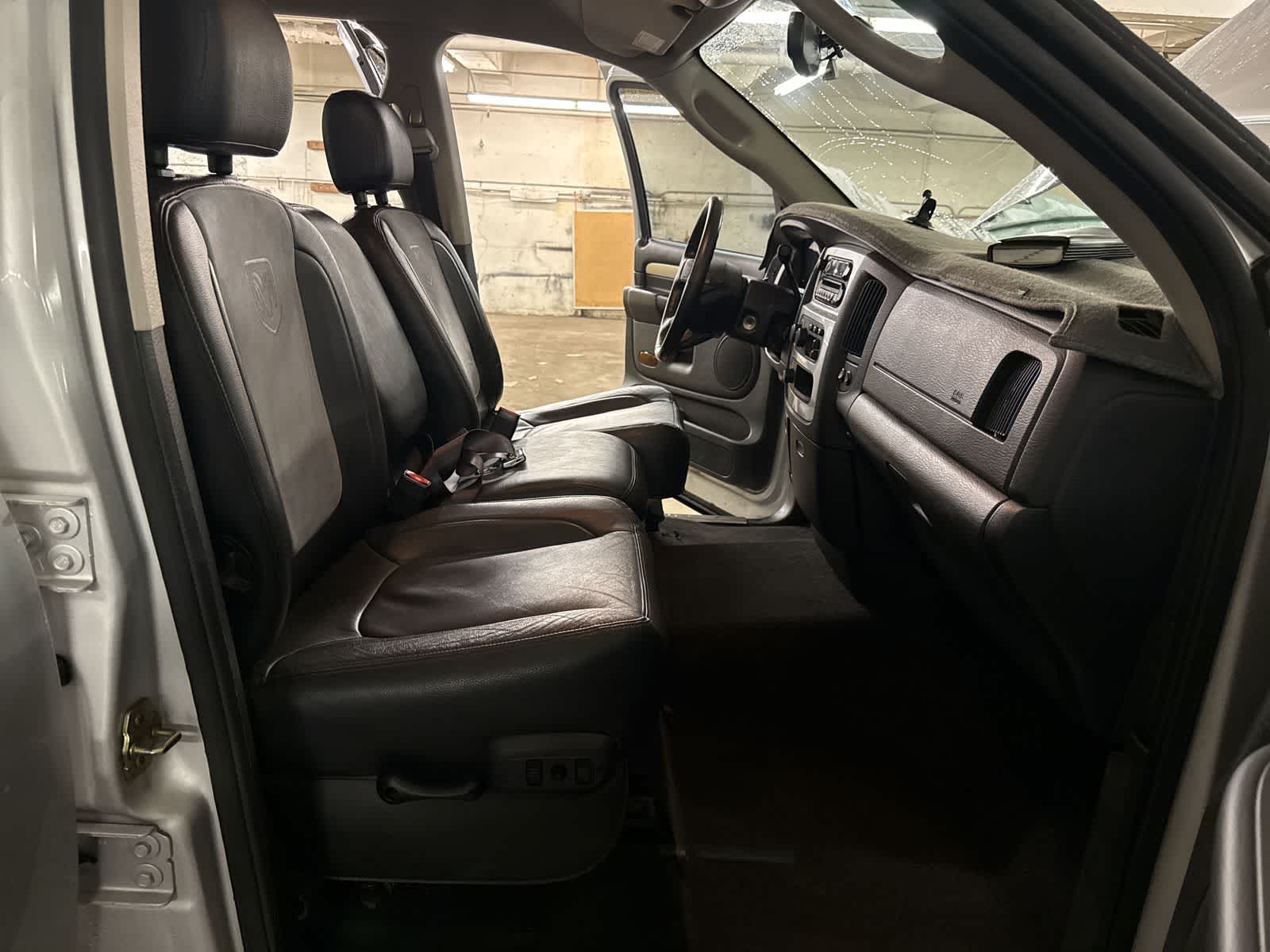 Thumbnail: 2005 Dodge Ram 1500 - 22