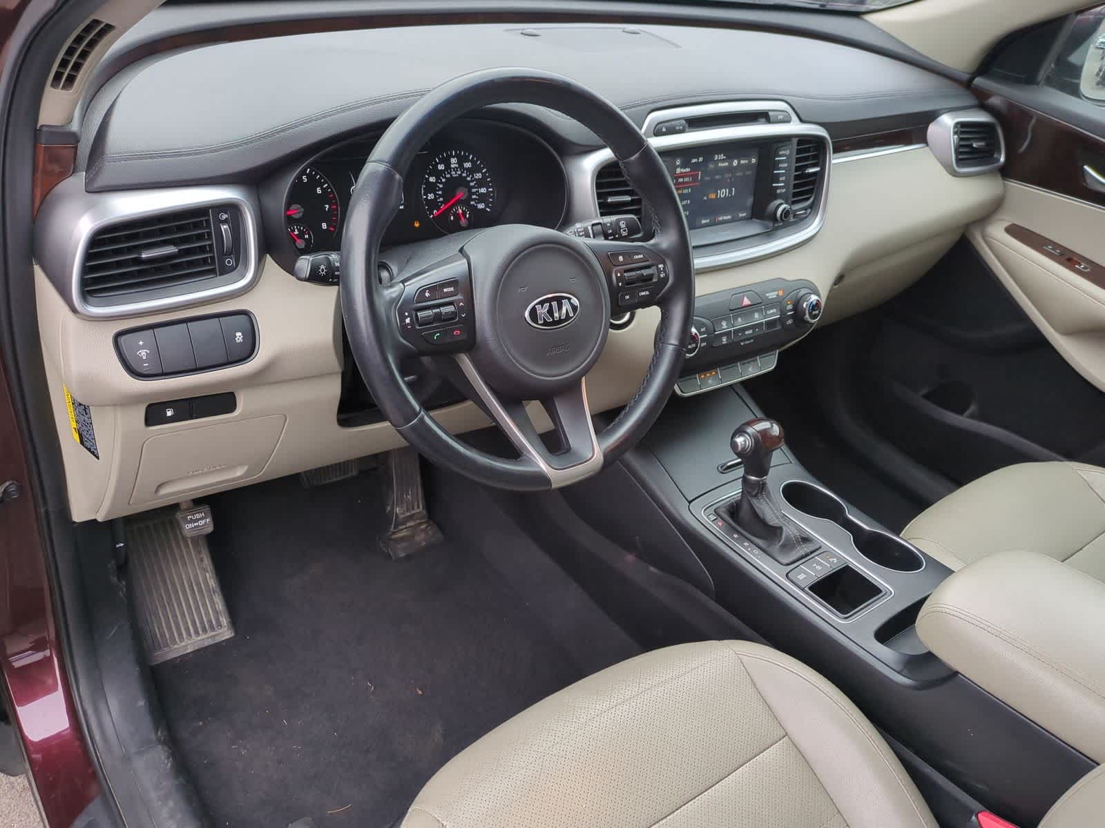 Thumbnail: 2017 Kia Sorento - 10