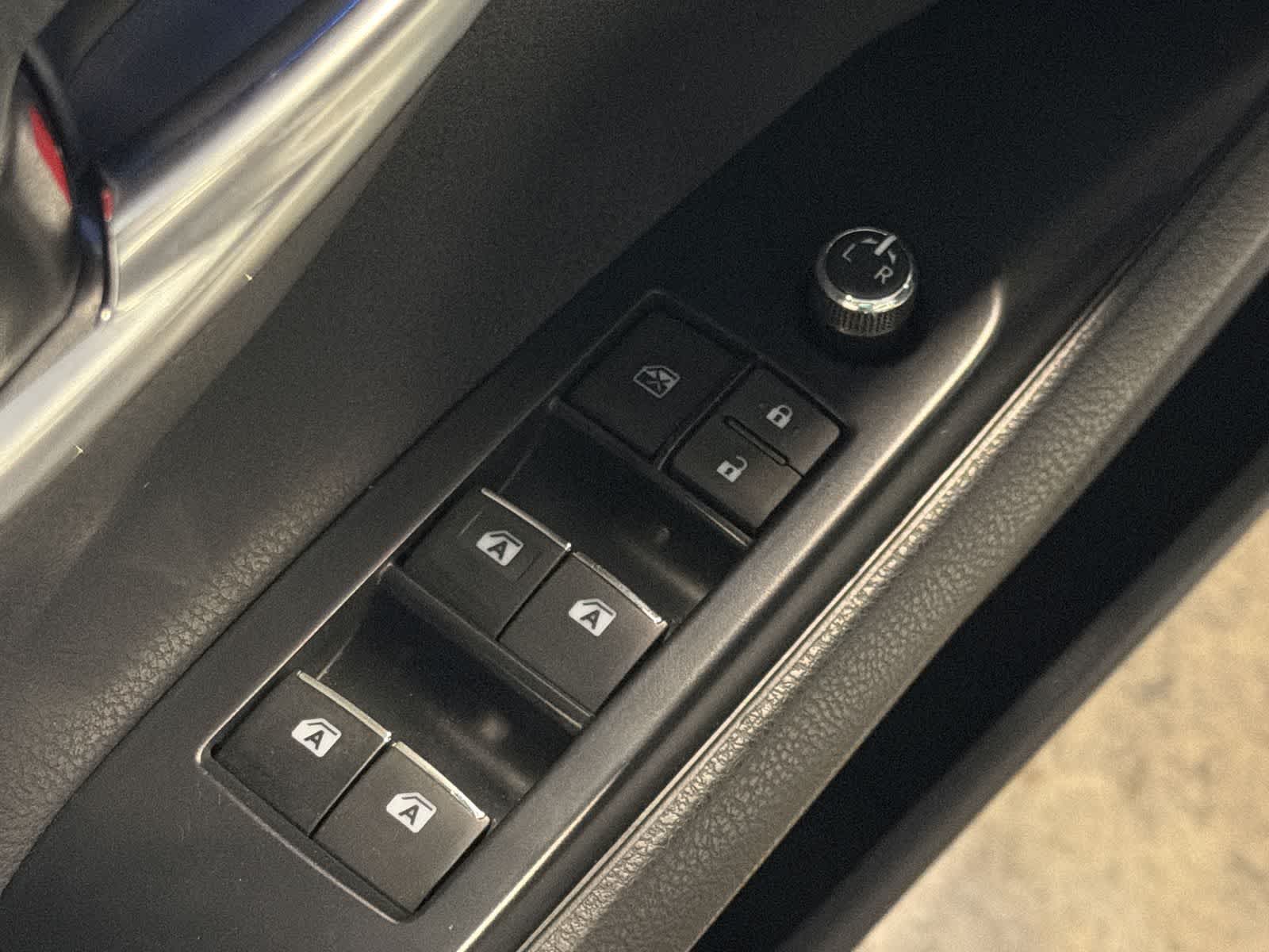 2020 Toyota Camry XSE - Photo 17