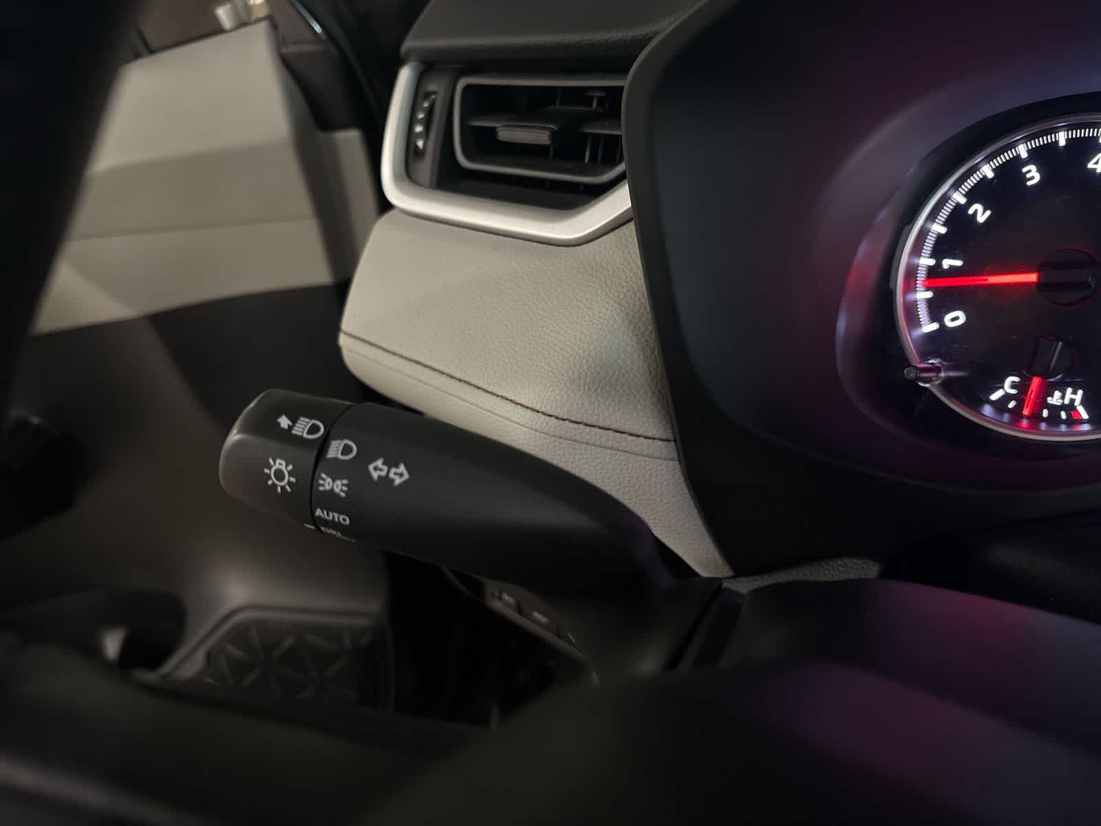 Thumbnail: 2022 Toyota RAV4 - 26