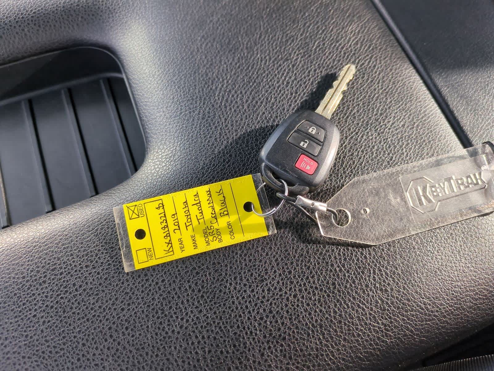 Thumbnail: 2019 Toyota Tundra - 34