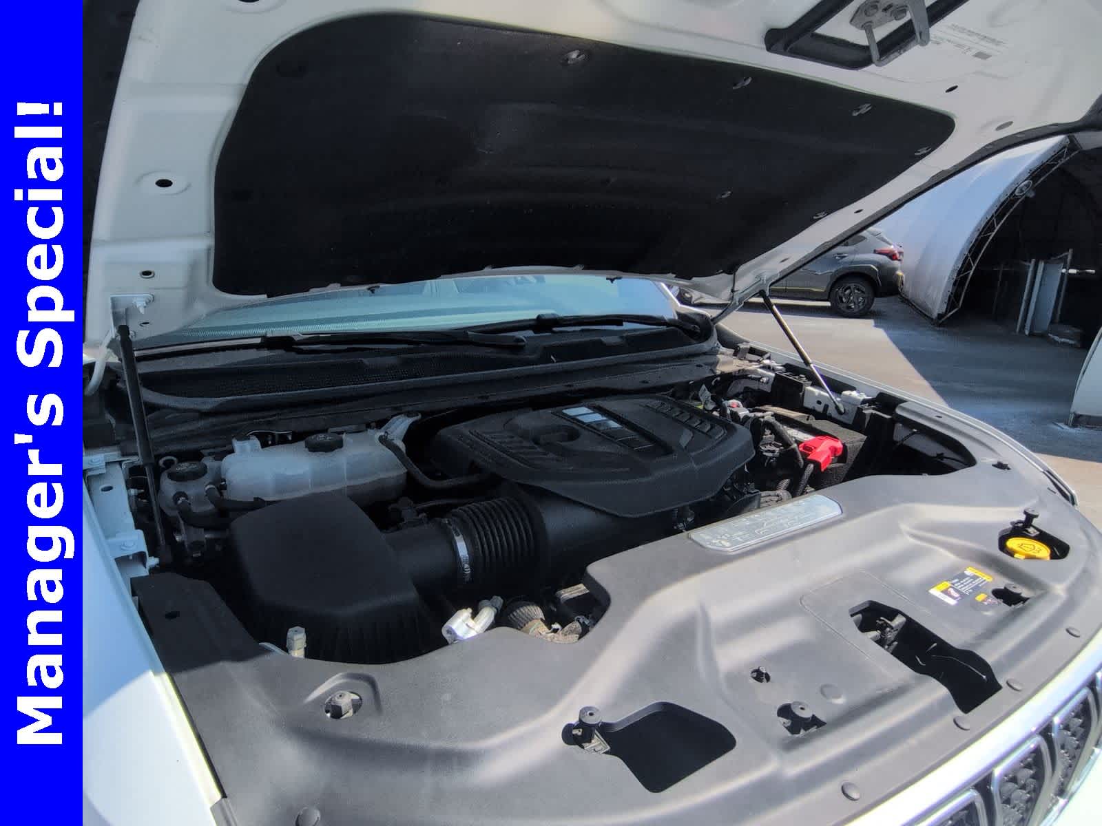 Thumbnail: 2023 Jeep Wagoneer - 15