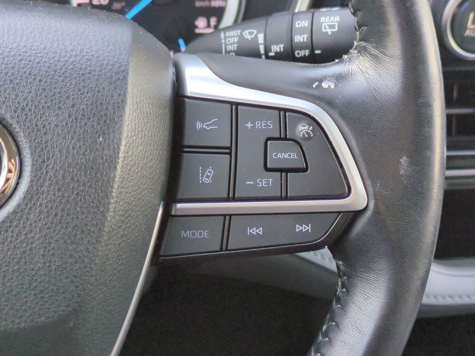 Thumbnail: 2023 Toyota Highlander - 26