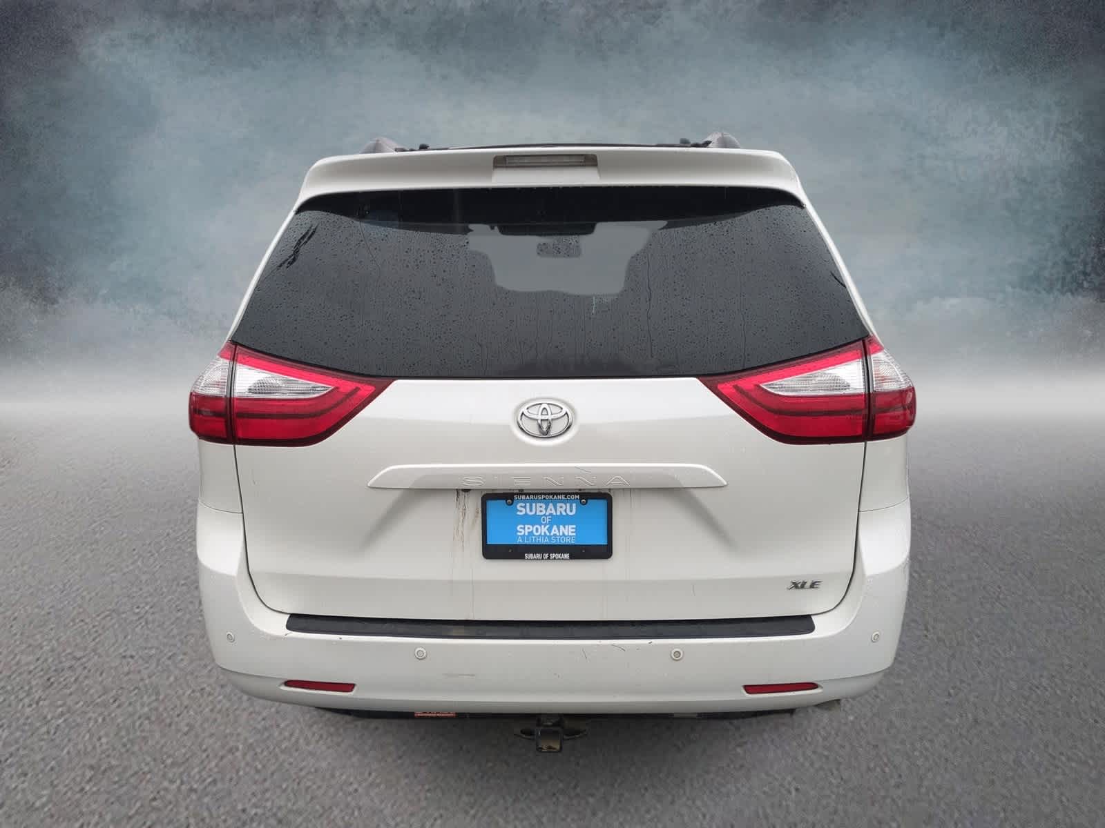 Thumbnail: 2017 Toyota Sienna - 7