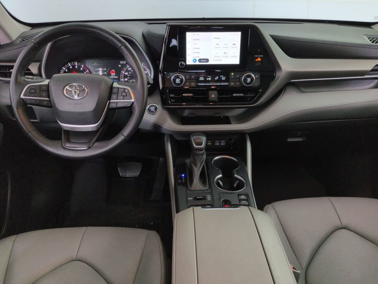 2023 Toyota Highlander XLE - Photo 14